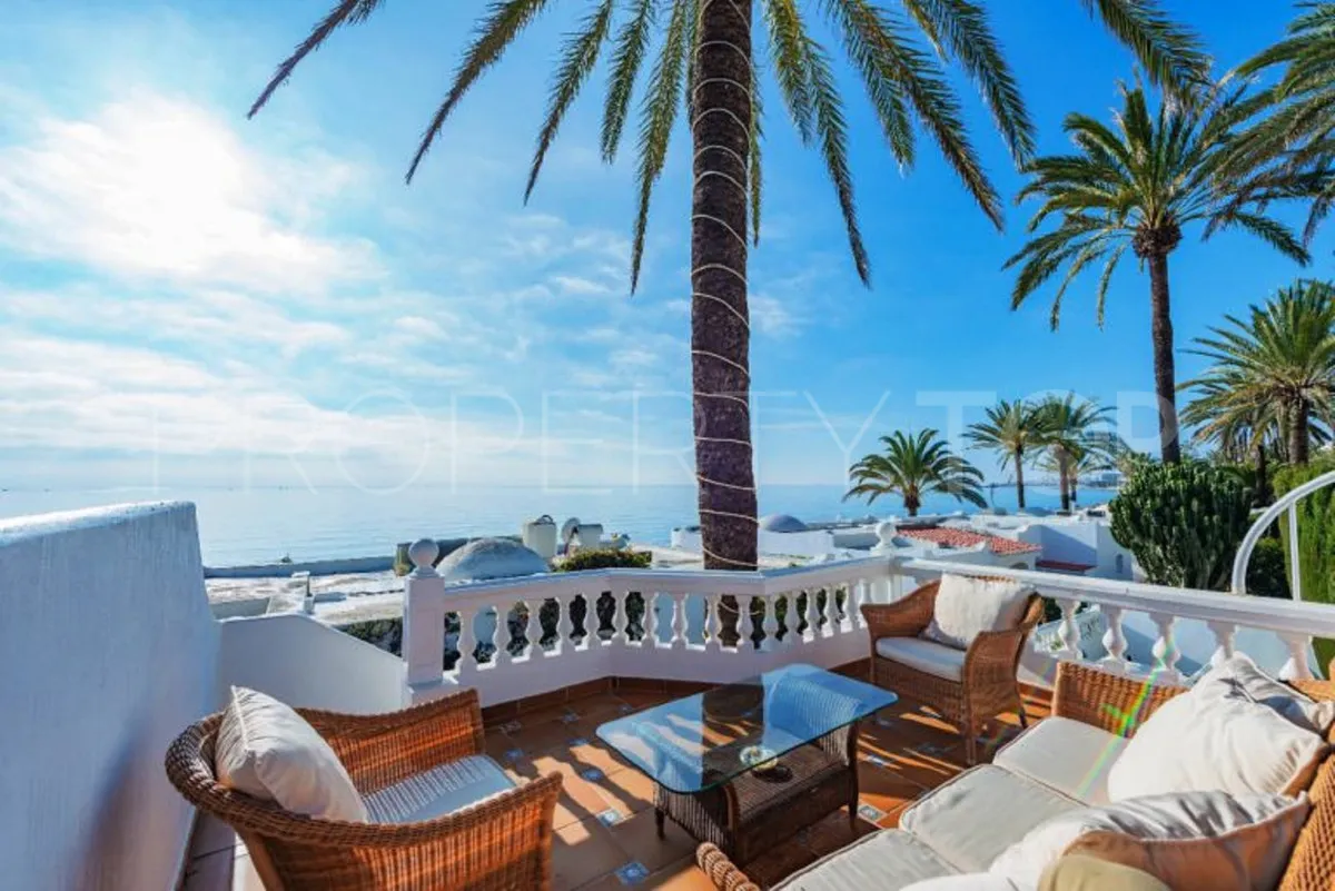 For sale town house in Marbella Golden Mile with 3 bedrooms