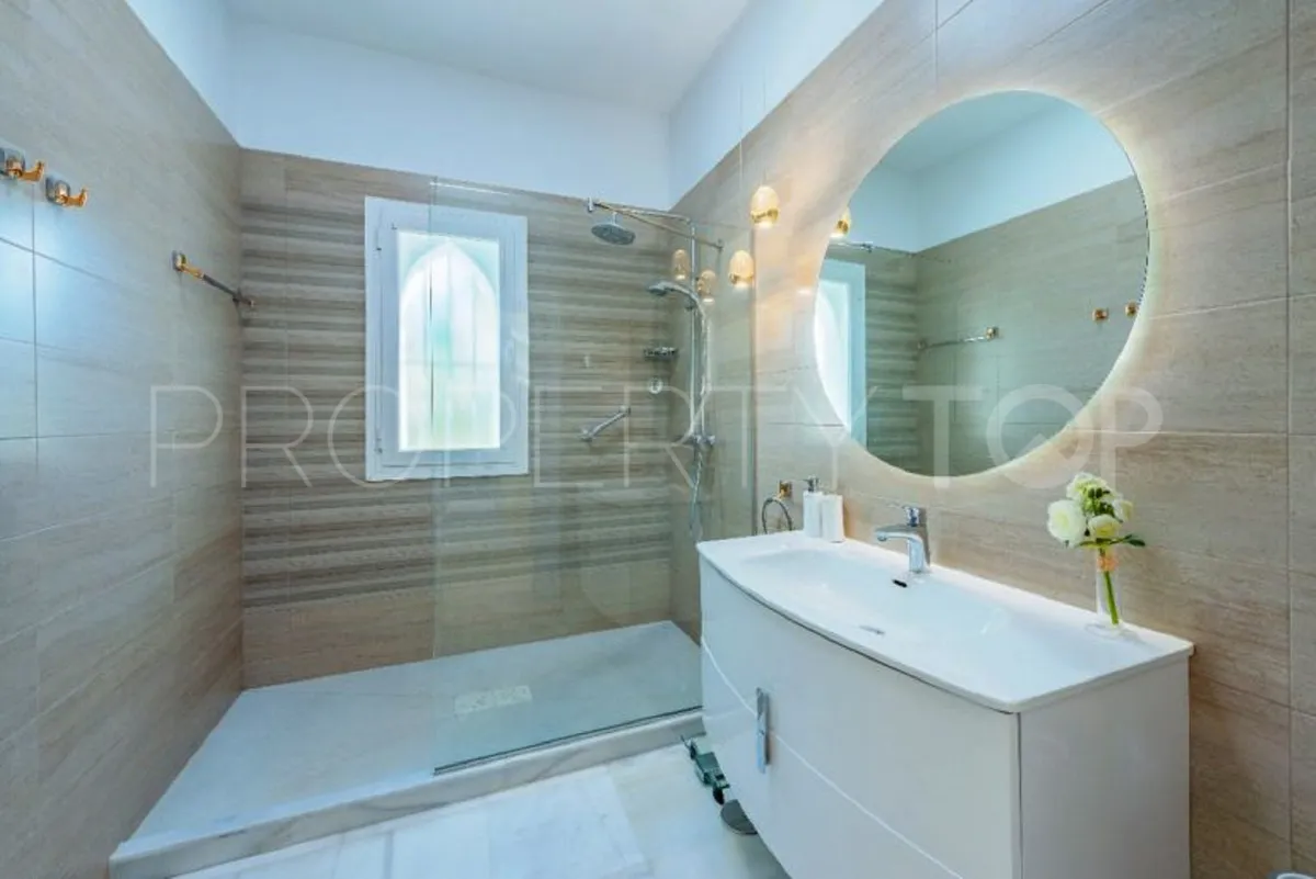 For sale town house in Marbella Golden Mile with 3 bedrooms