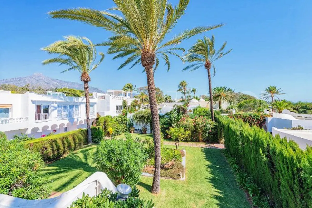 For sale town house in Marbella Golden Mile with 3 bedrooms