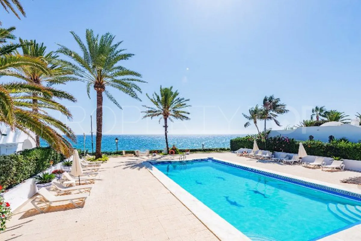For sale town house in Marbella Golden Mile with 3 bedrooms