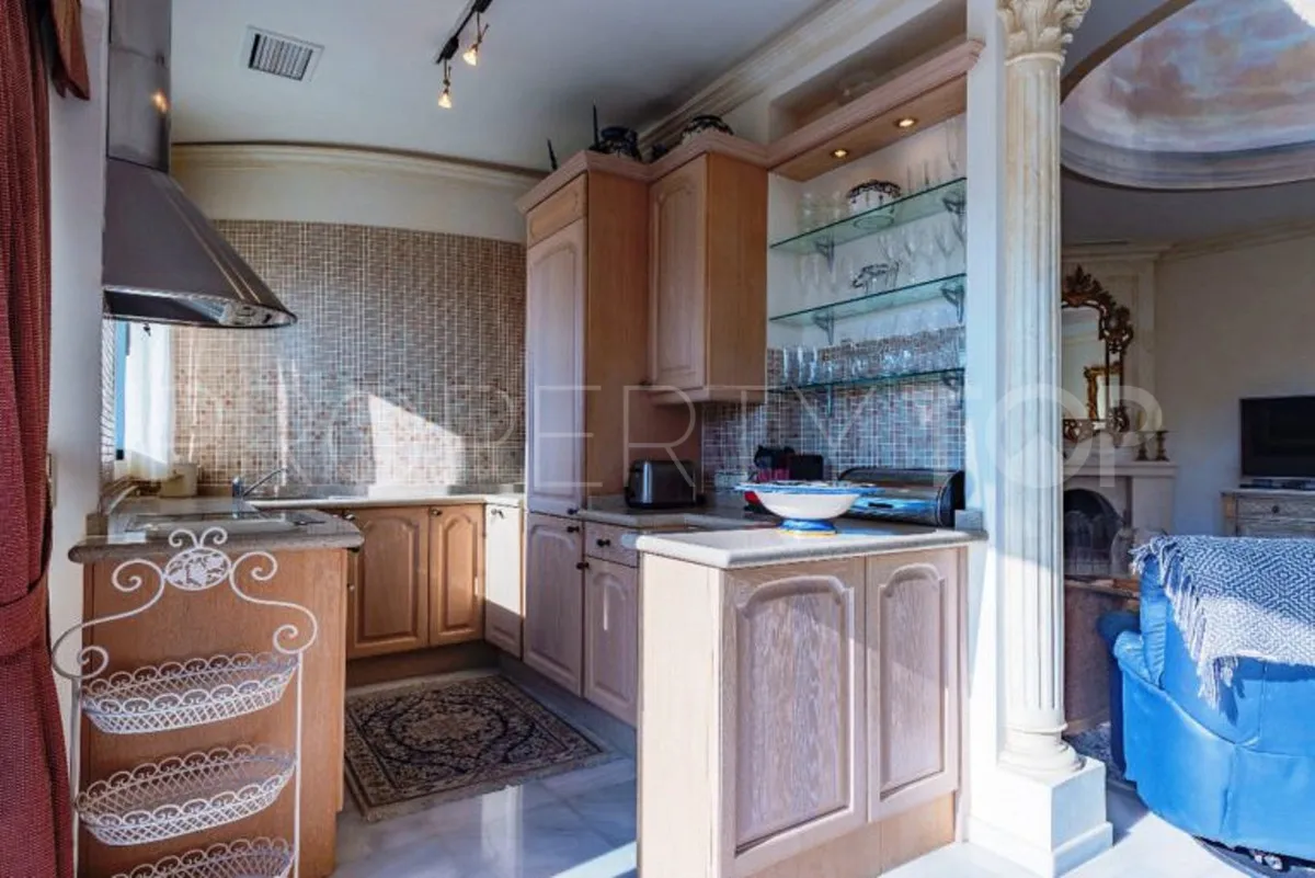 For sale town house in Marbella Golden Mile with 3 bedrooms