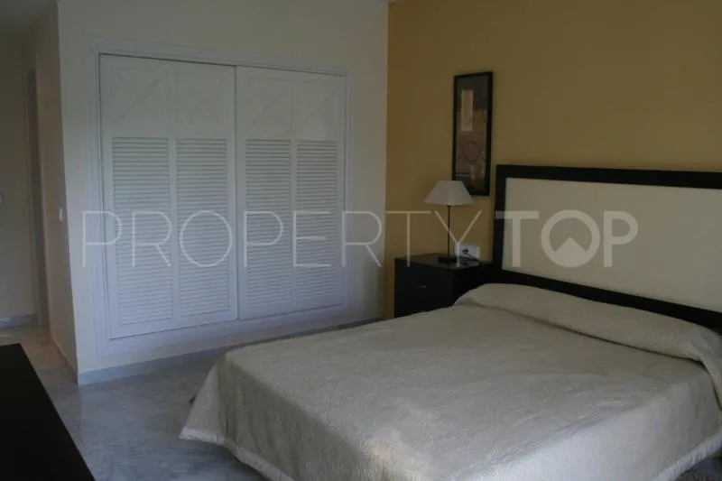 For sale apartment in Marbella - Puerto Banus with 3 bedrooms