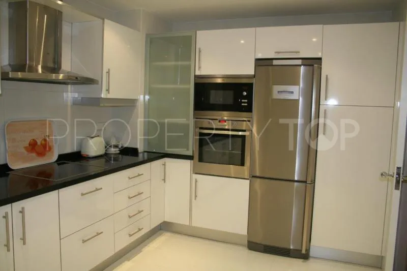 For sale apartment in Marbella - Puerto Banus with 3 bedrooms