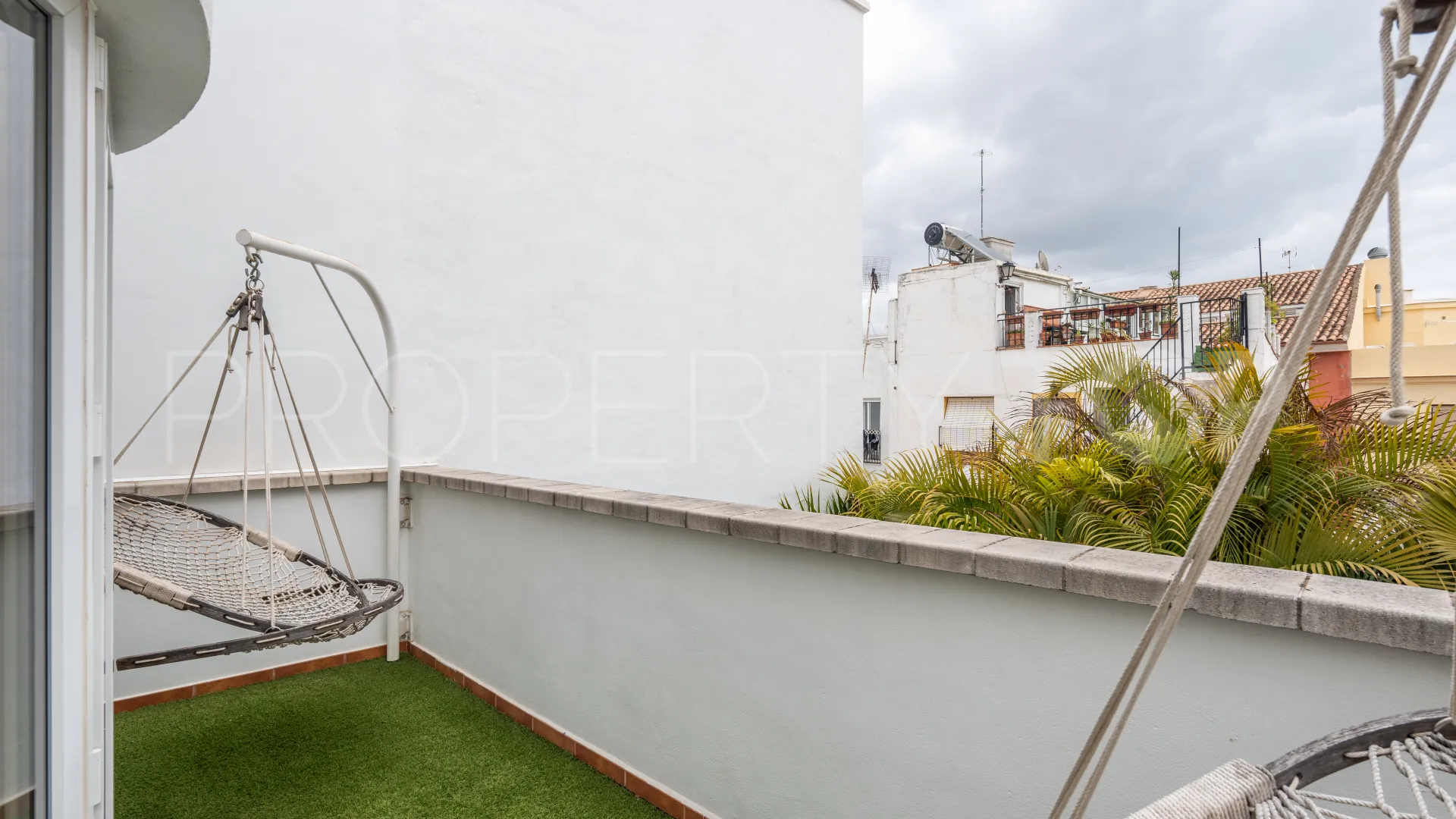 Comprar adosado con 4 dormitorios en Marbella Ciudad