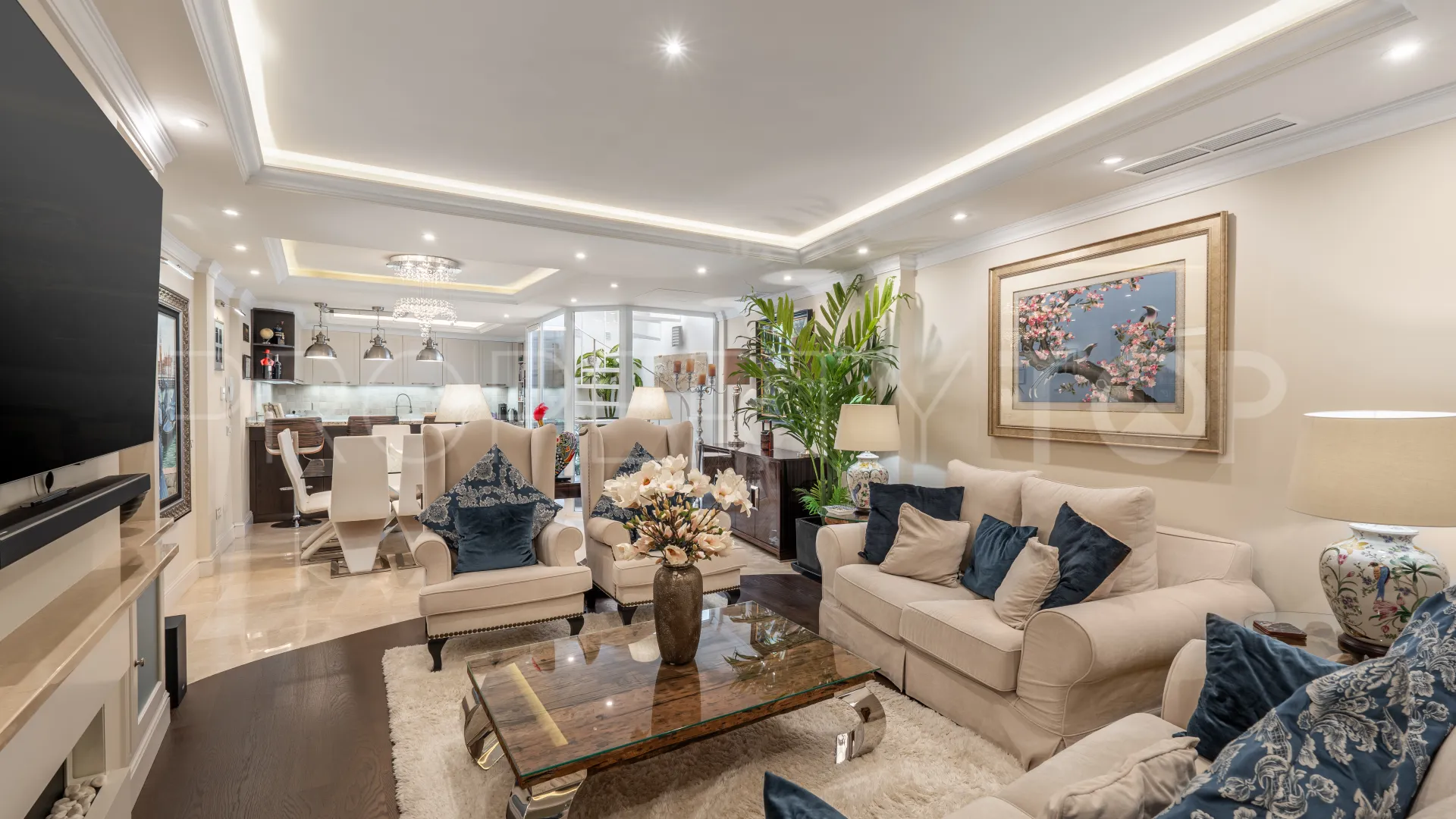Comprar adosado con 4 dormitorios en Marbella Ciudad