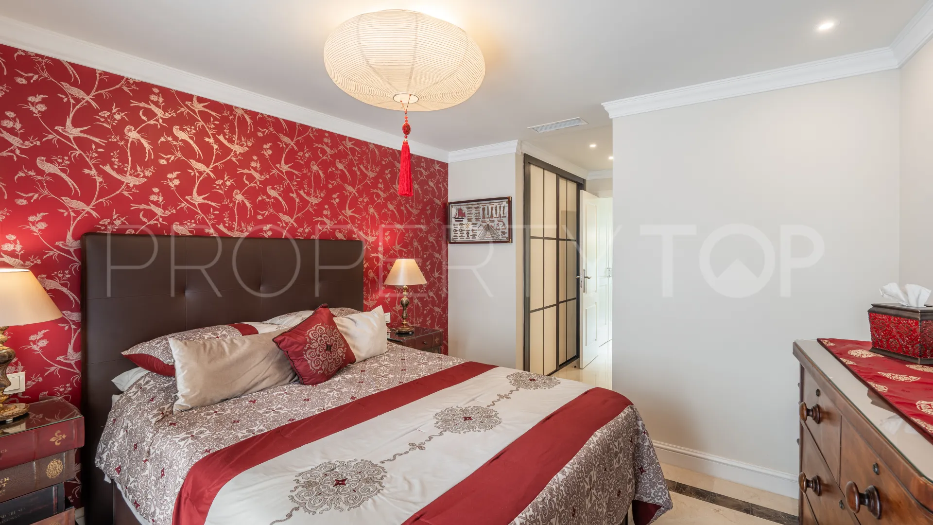 Comprar adosado con 4 dormitorios en Marbella Ciudad