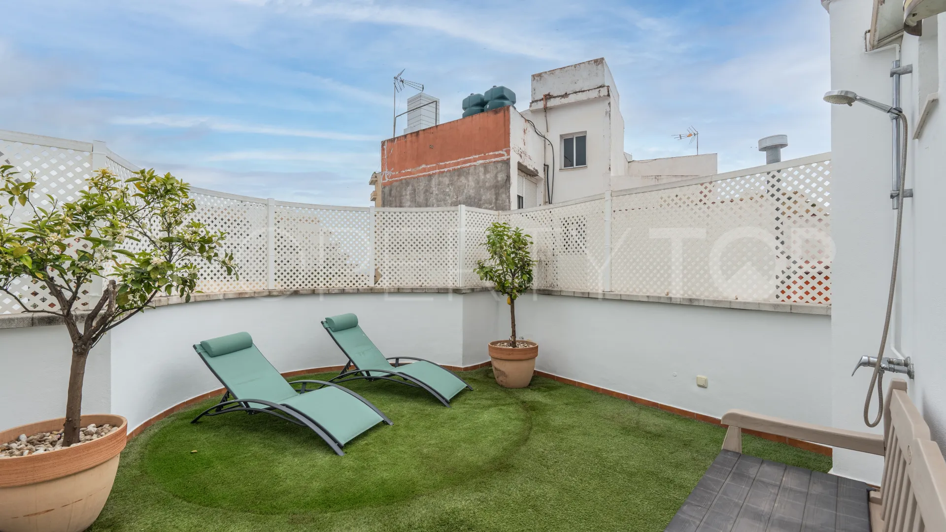 Comprar adosado con 4 dormitorios en Marbella Ciudad
