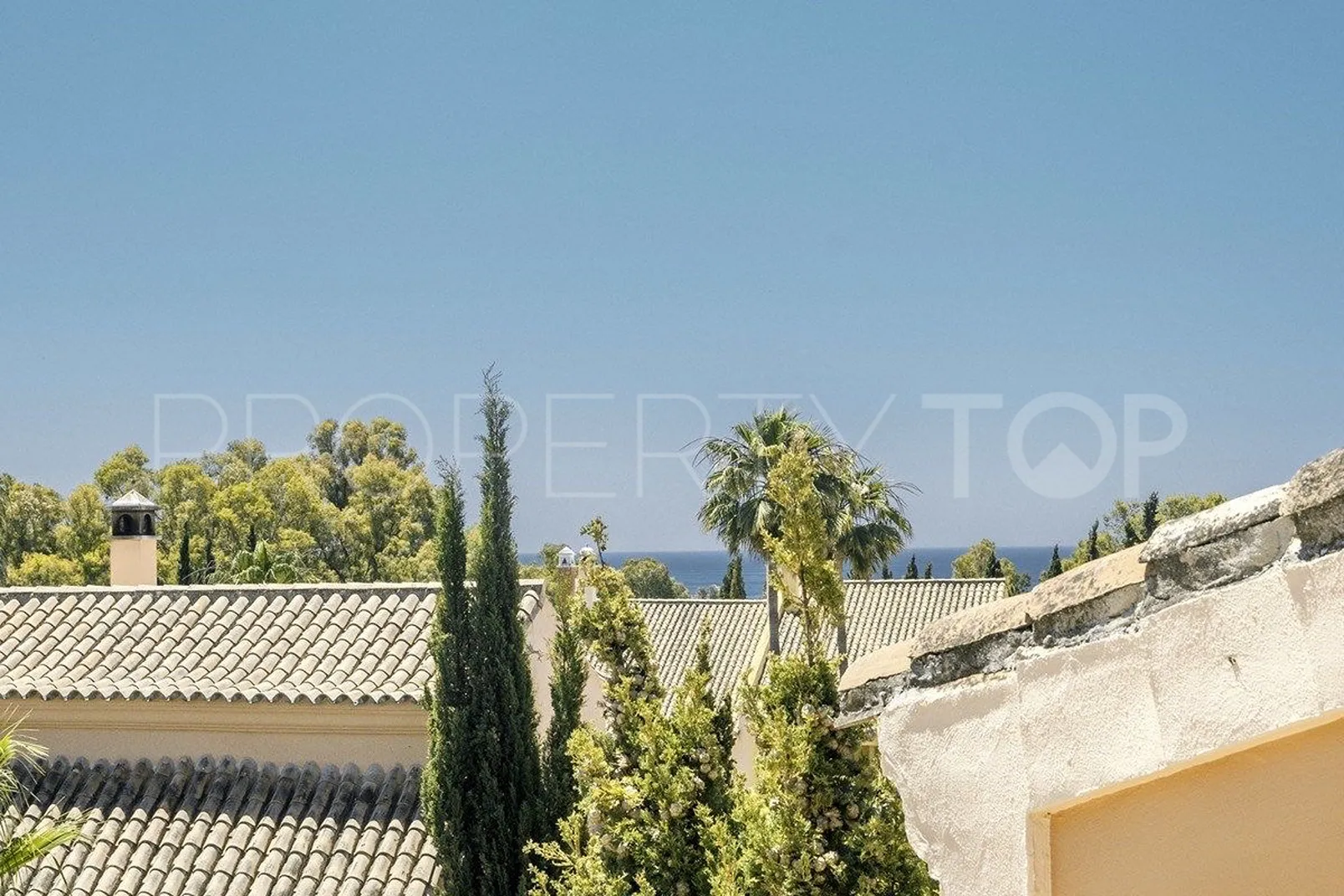 Marbella Golden Mile, villa pareada de 4 dormitorios en venta
