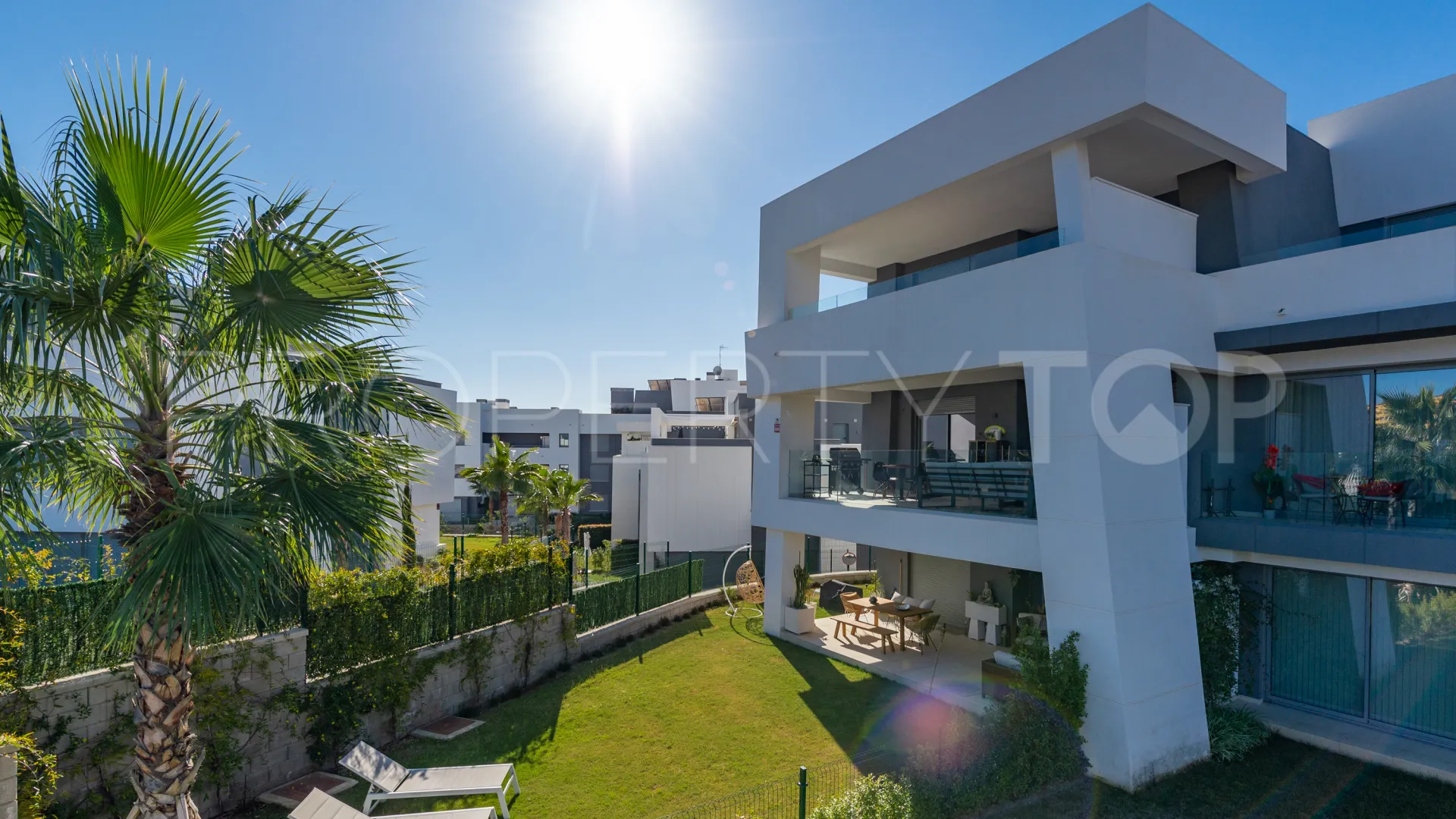 Apartment for sale in Estepona with 2 bedrooms