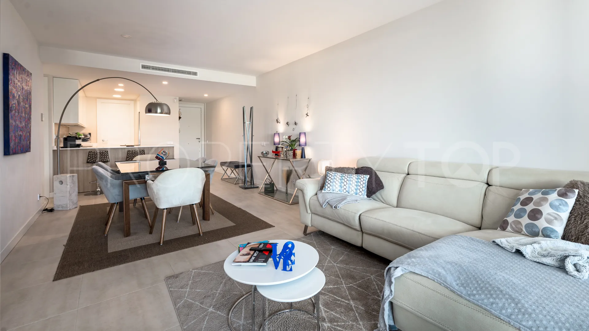 Apartment for sale in Estepona with 2 bedrooms