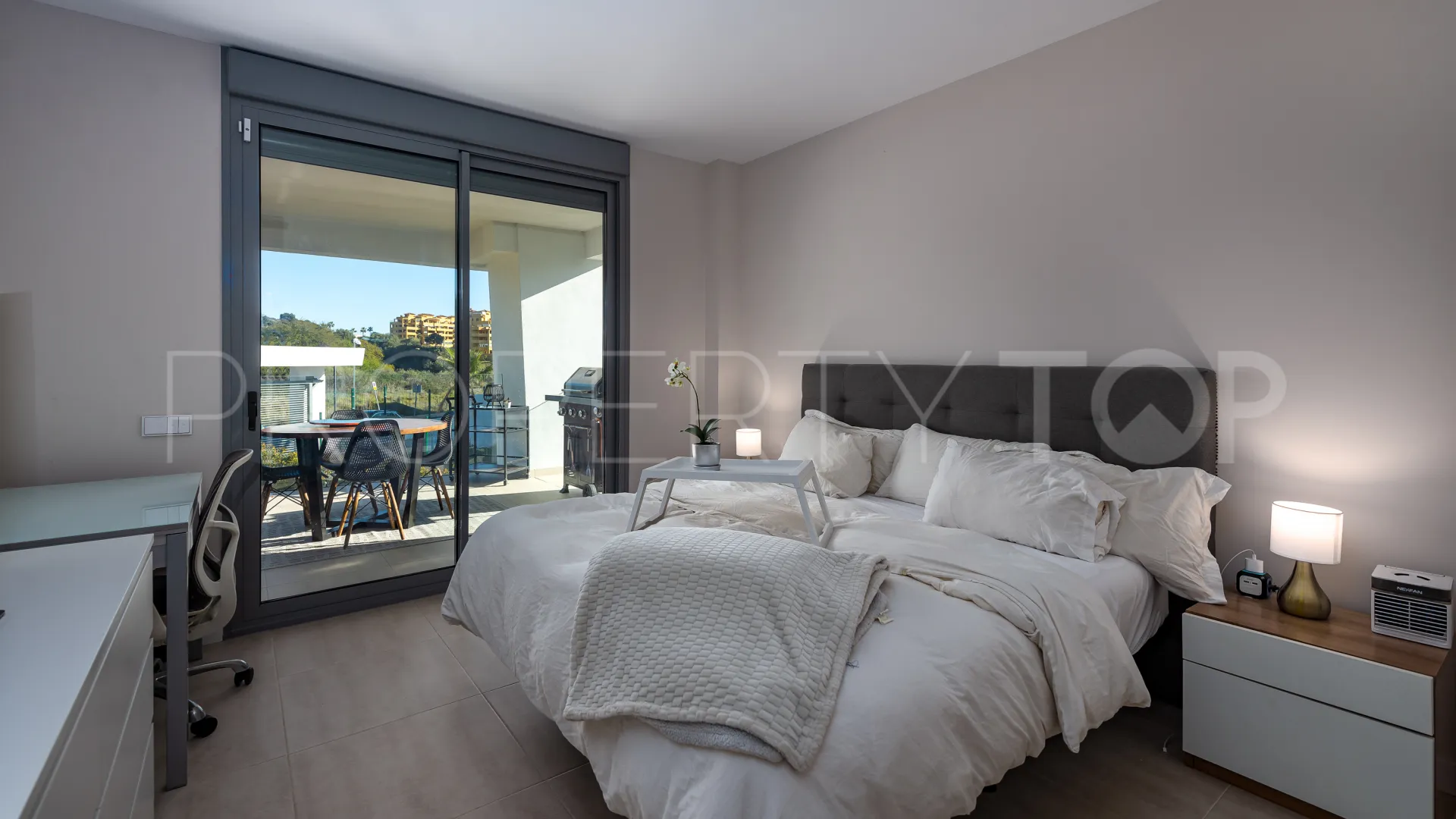 Apartment for sale in Estepona with 2 bedrooms