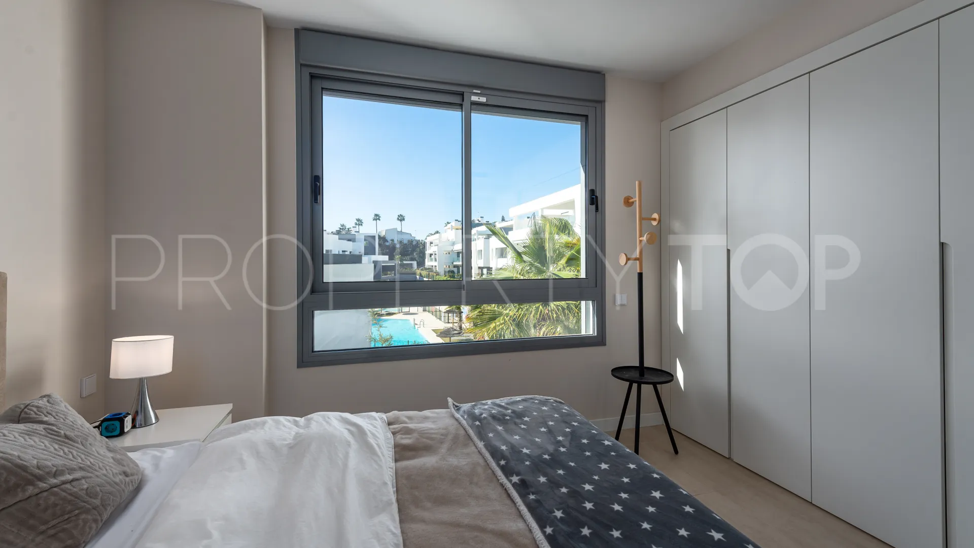 Apartment for sale in Estepona with 2 bedrooms