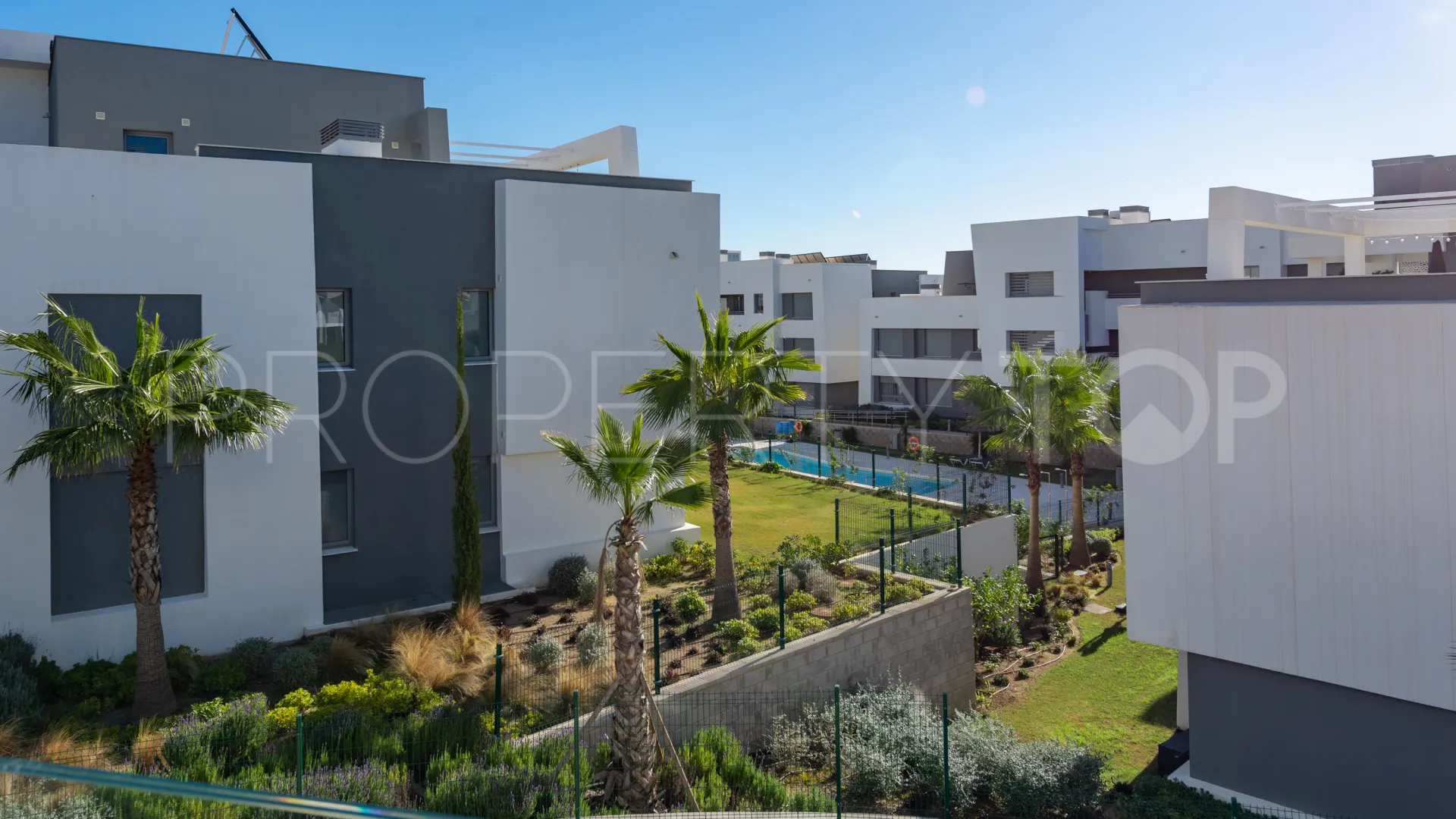 Apartment for sale in Estepona with 2 bedrooms