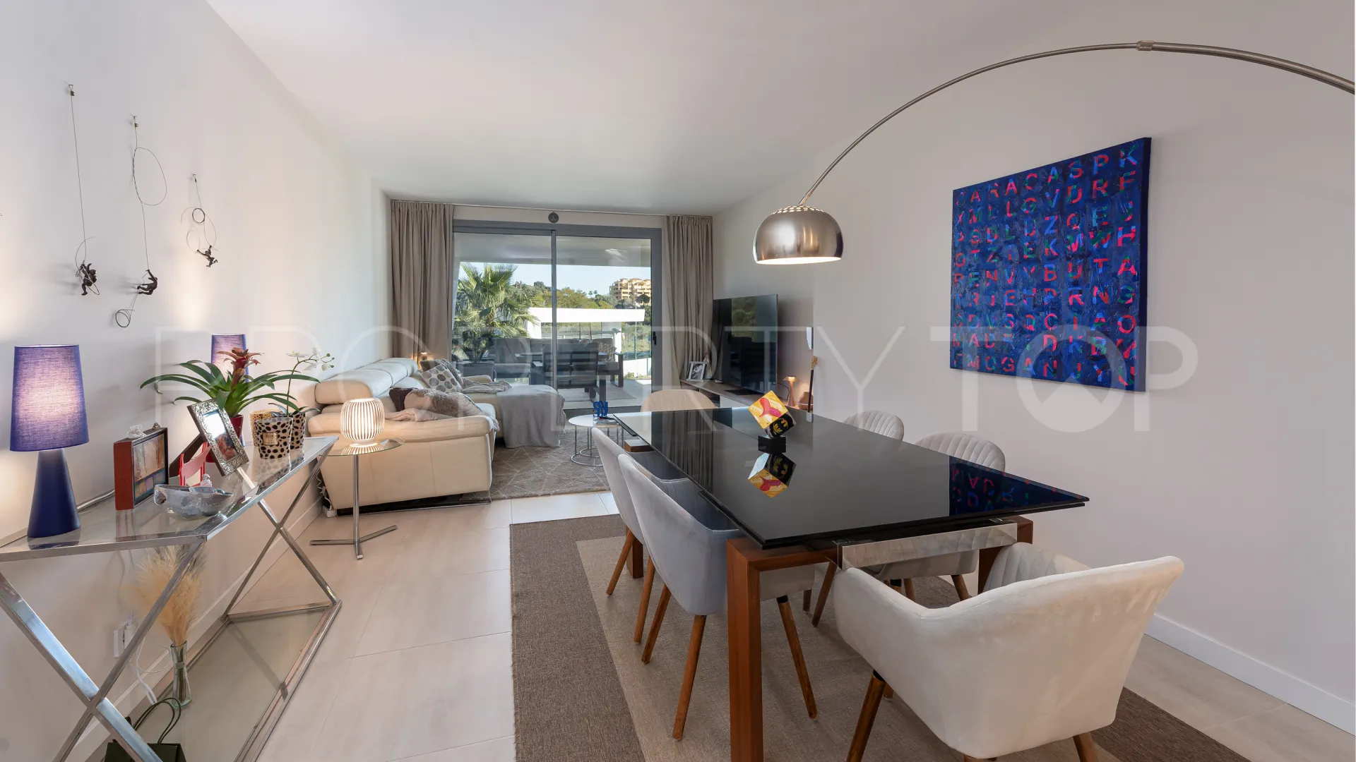 Apartment for sale in Estepona with 2 bedrooms