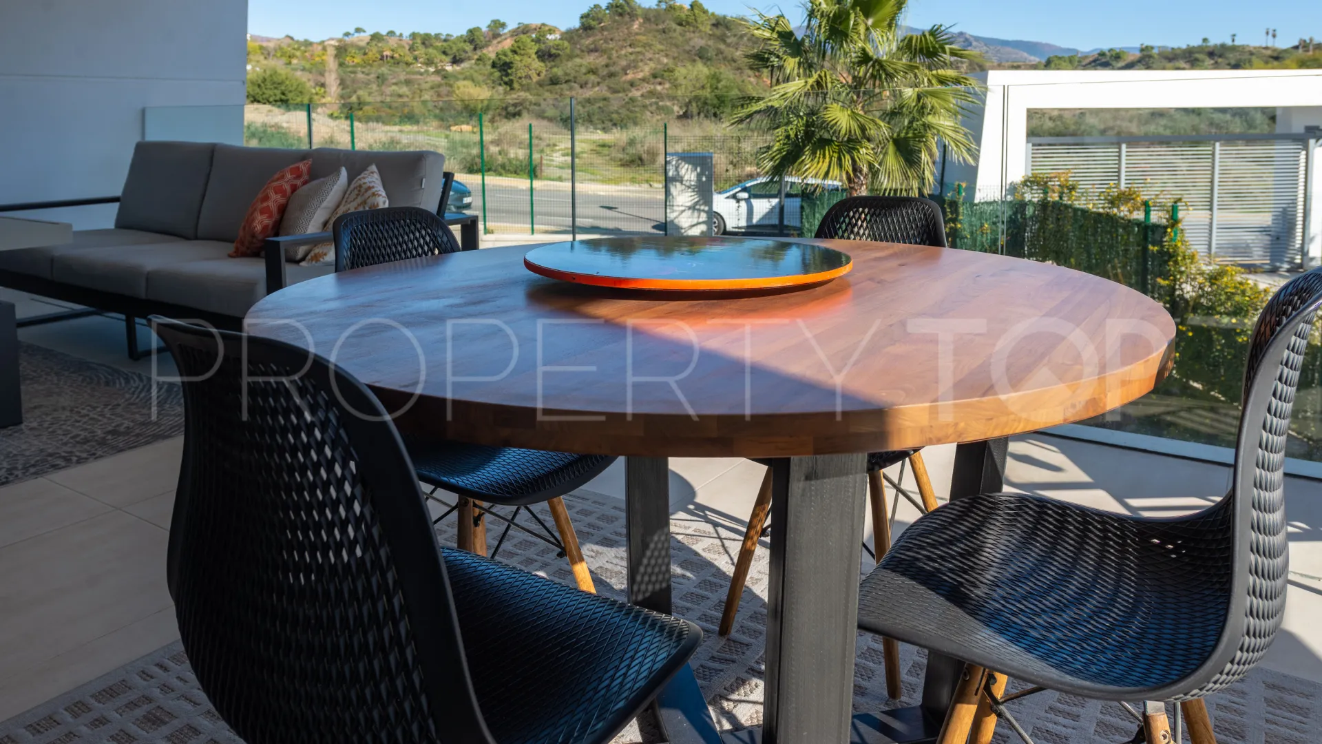 Apartment for sale in Estepona with 2 bedrooms