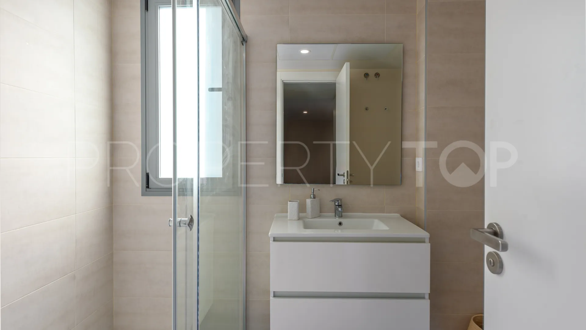Apartment for sale in Estepona with 2 bedrooms