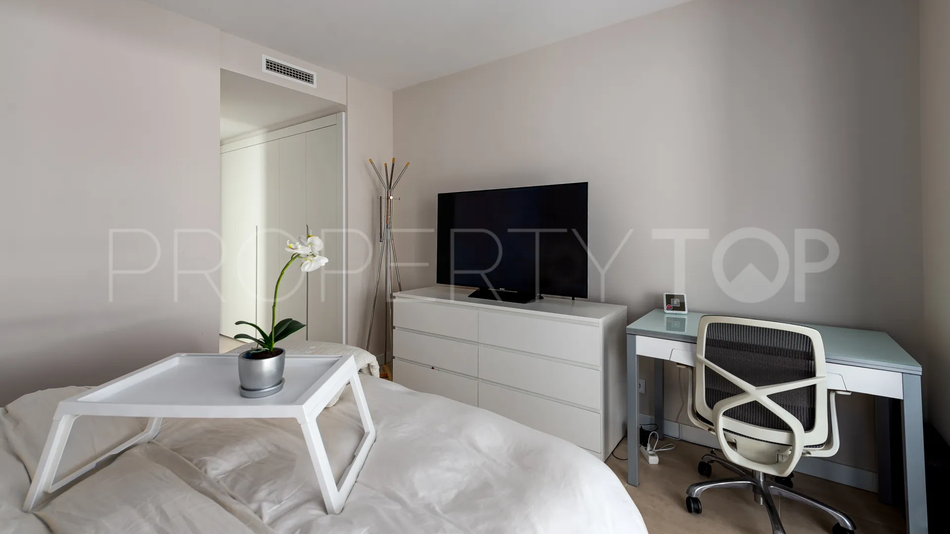 Apartment for sale in Estepona with 2 bedrooms