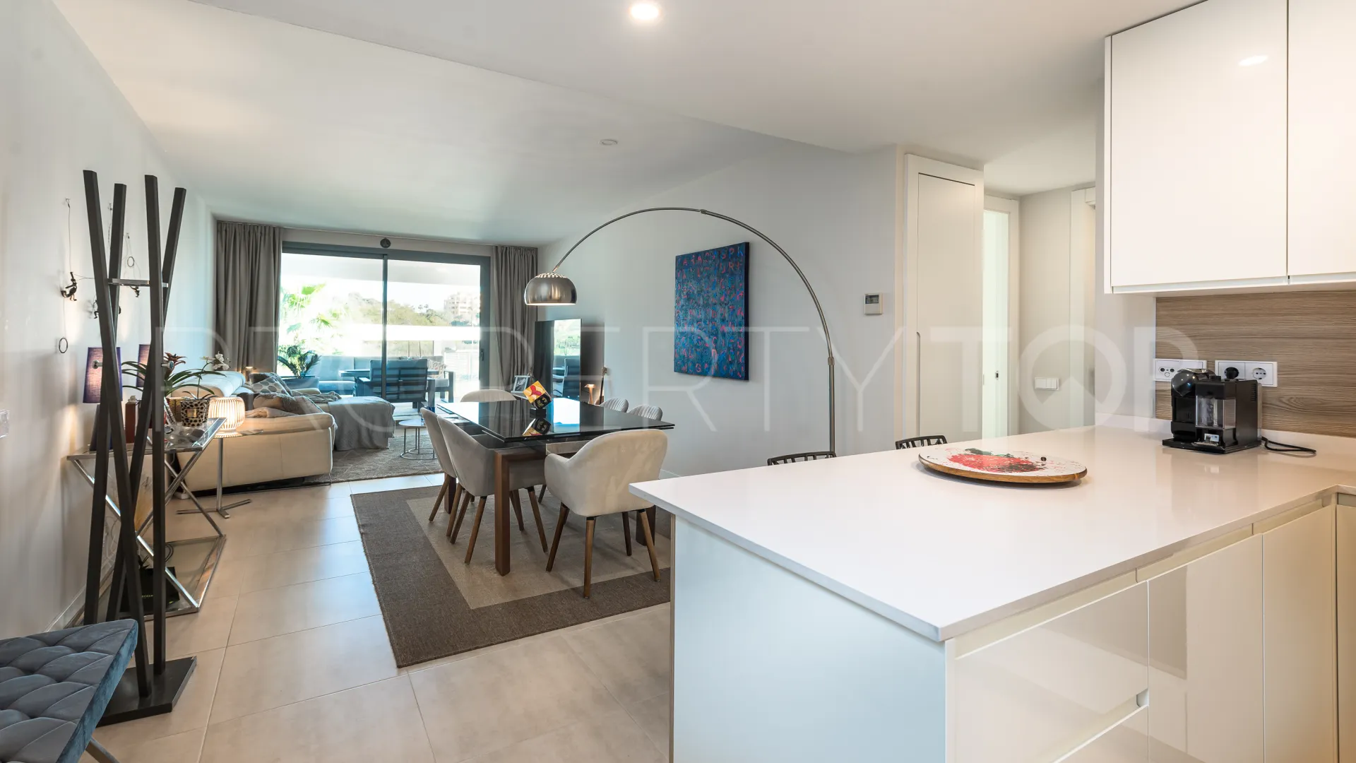 Apartment for sale in Estepona with 2 bedrooms