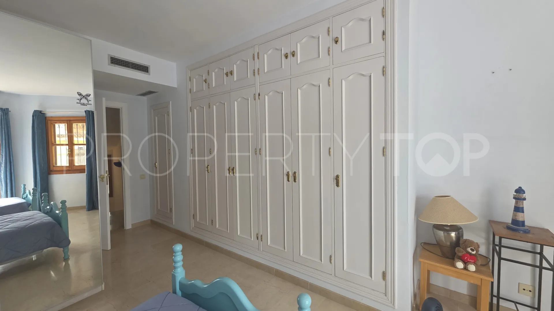 For sale town house in Alcaidesa Costa