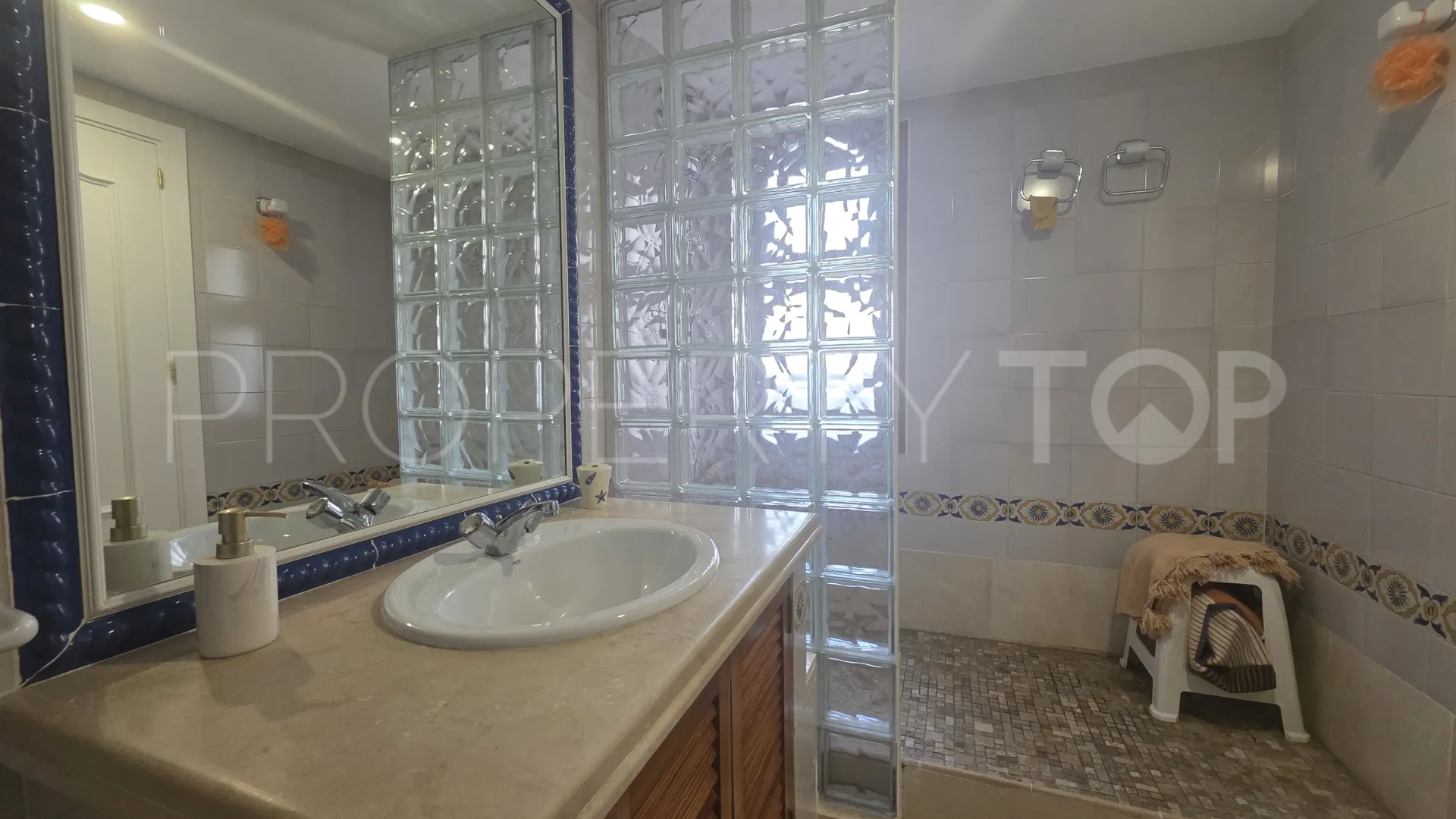For sale town house in Alcaidesa Costa