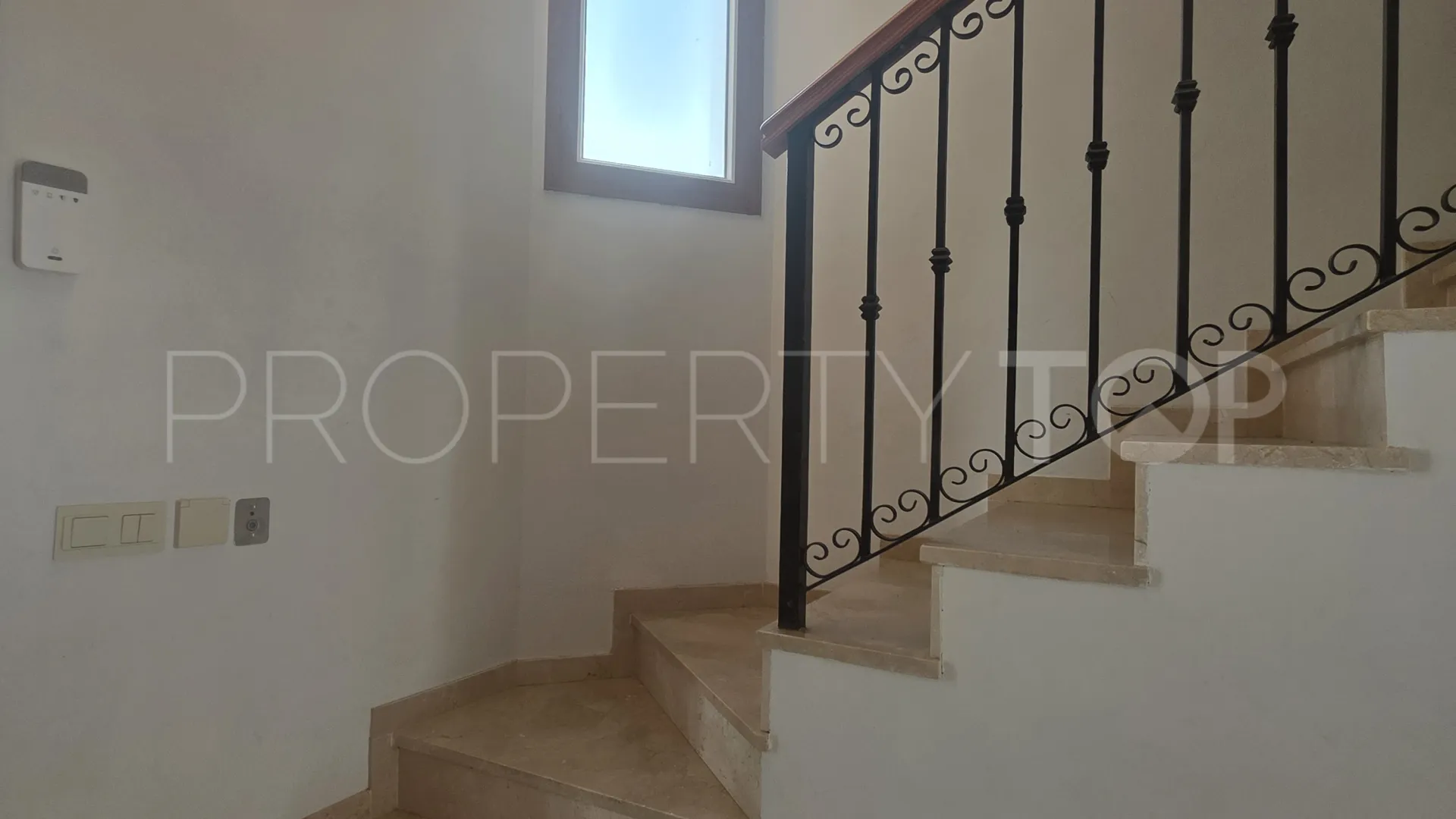 For sale town house in Alcaidesa Costa