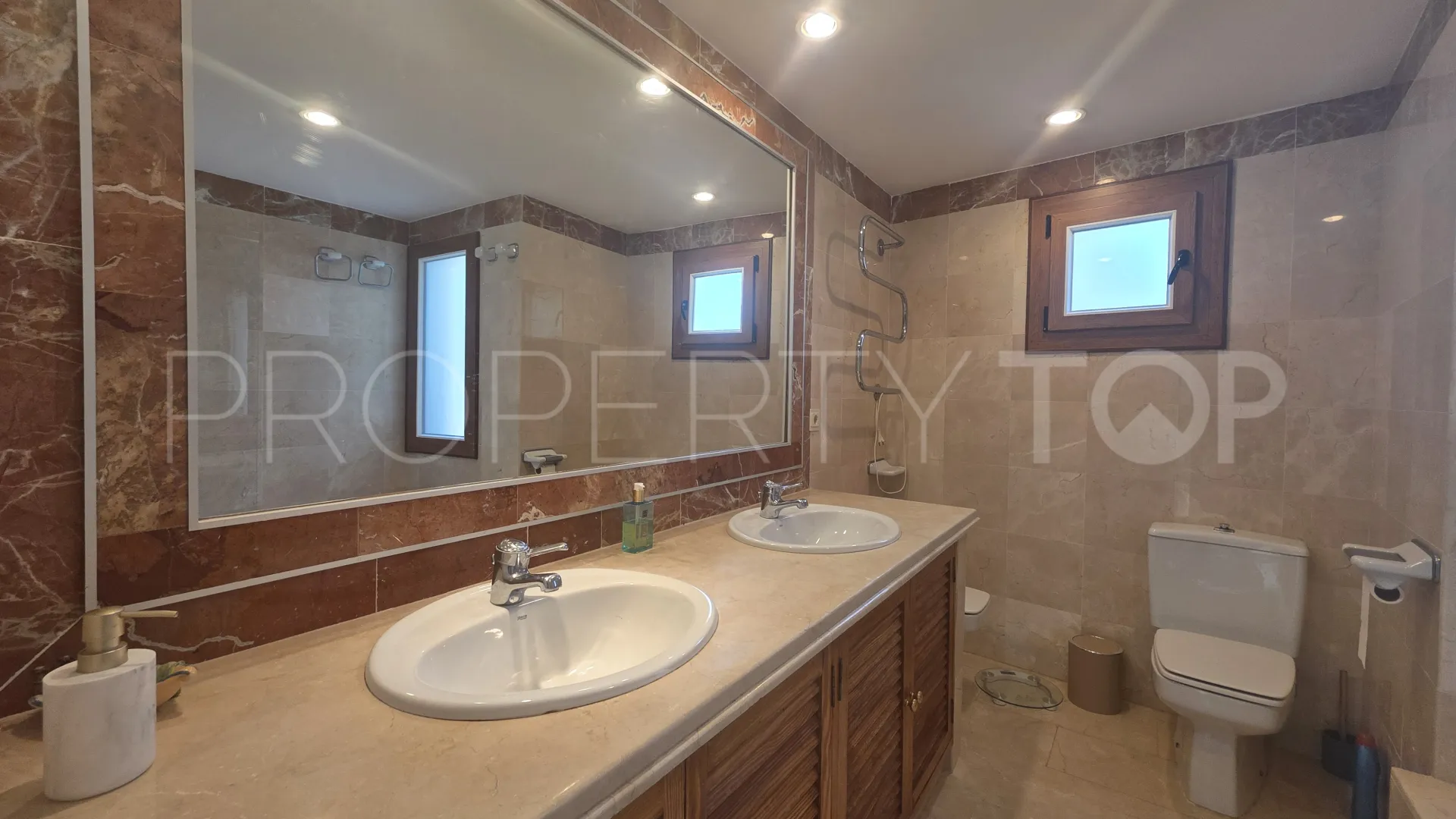 For sale town house in Alcaidesa Costa