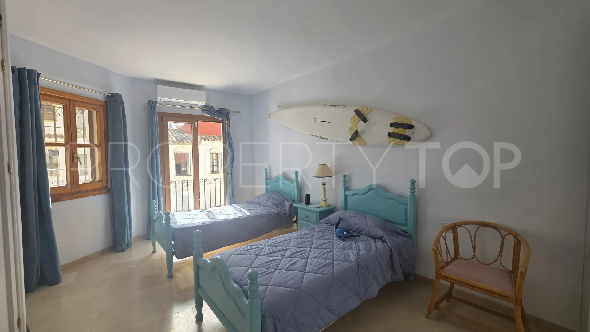 For sale town house in Alcaidesa Costa