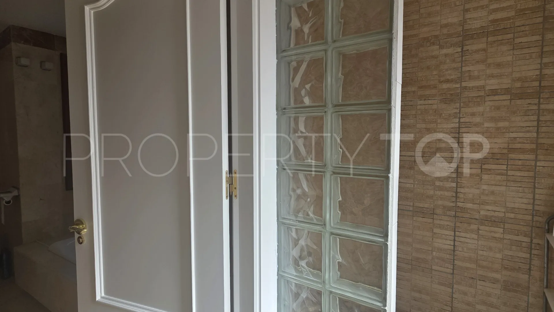 For sale town house in Alcaidesa Costa