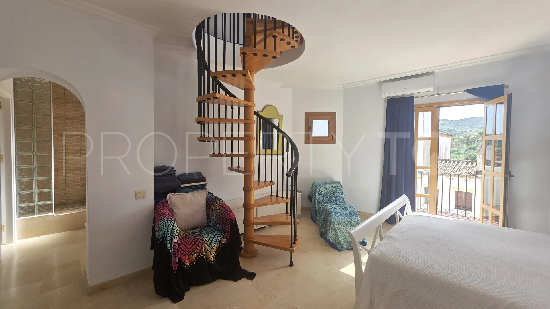 For sale town house in Alcaidesa Costa