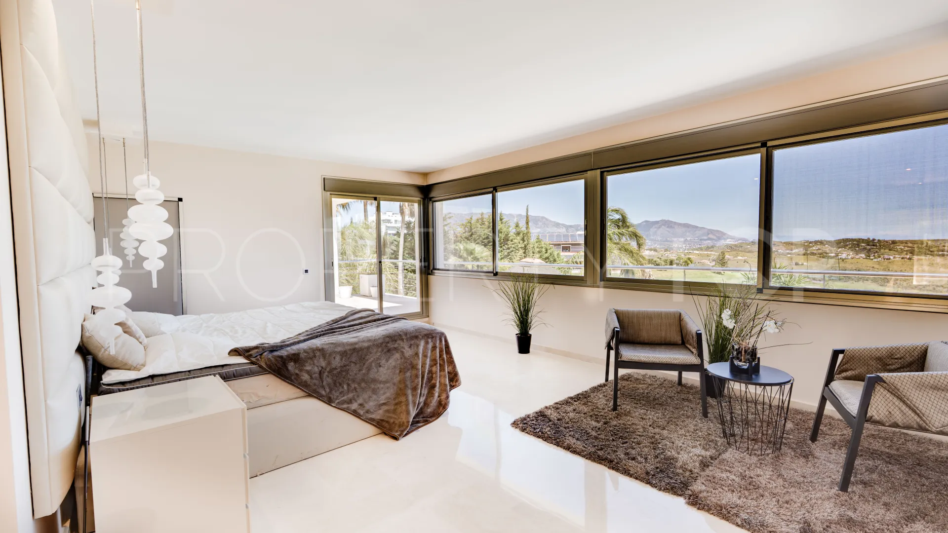 Se vende villa de 4 dormitorios en Calanova Golf