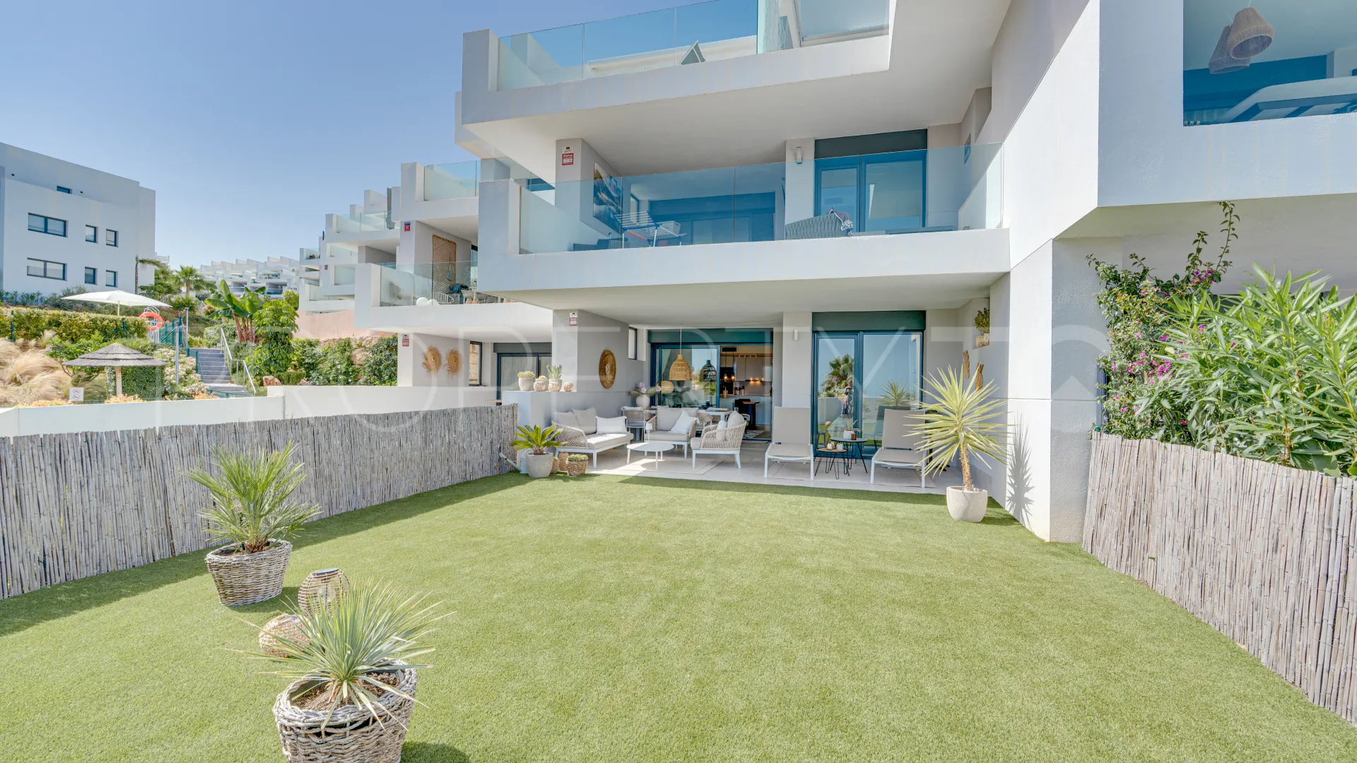 Apartamento planta baja de 2 dormitorios en venta en Princesa Kristina