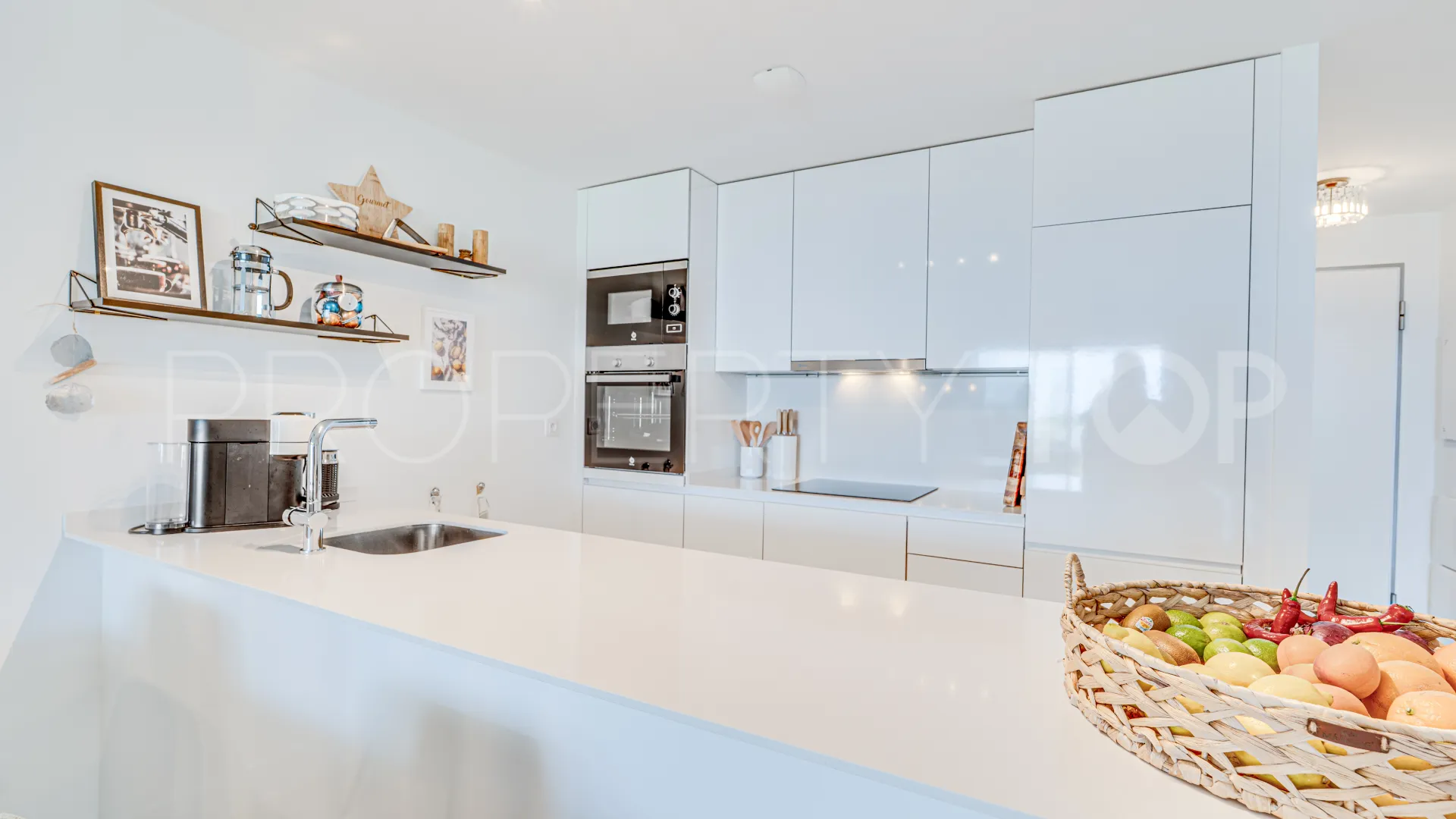 Apartamento planta baja de 2 dormitorios en venta en Princesa Kristina