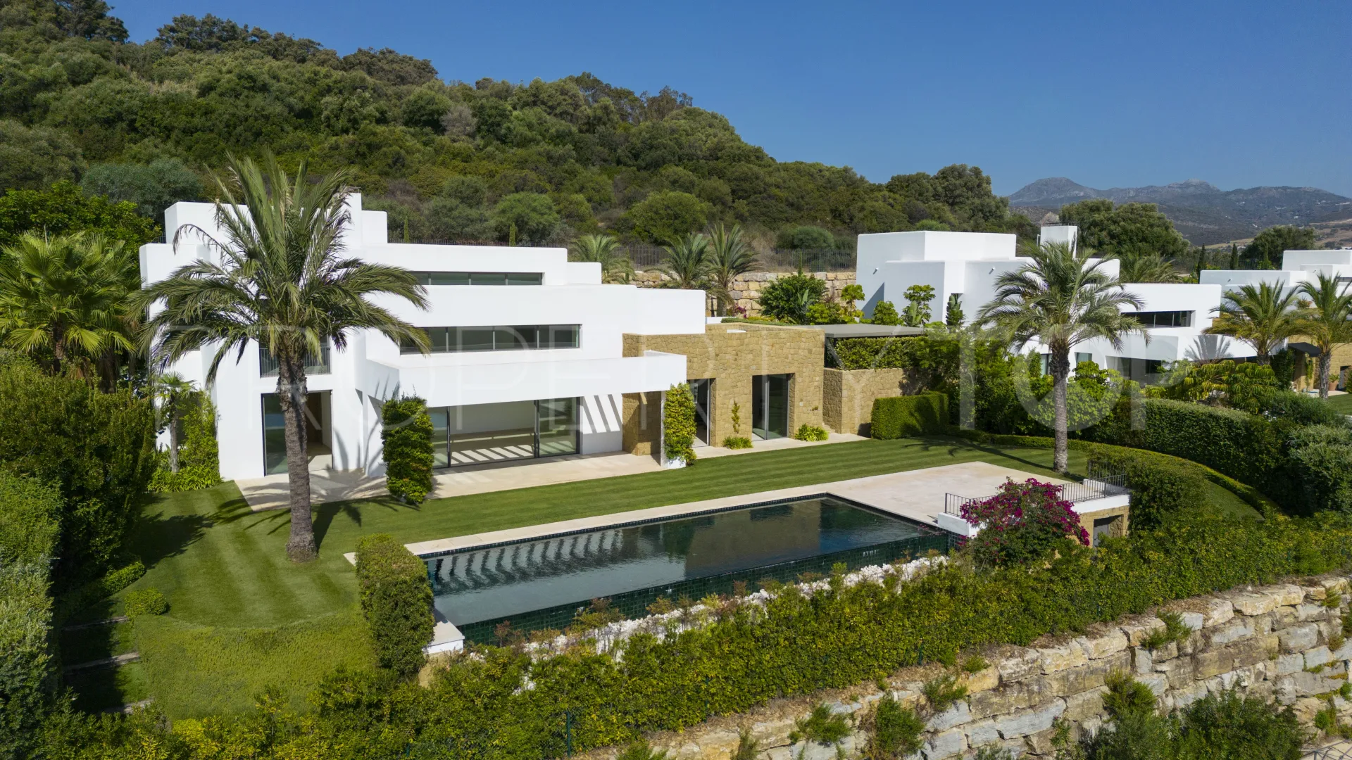 Villa for sale in Casares