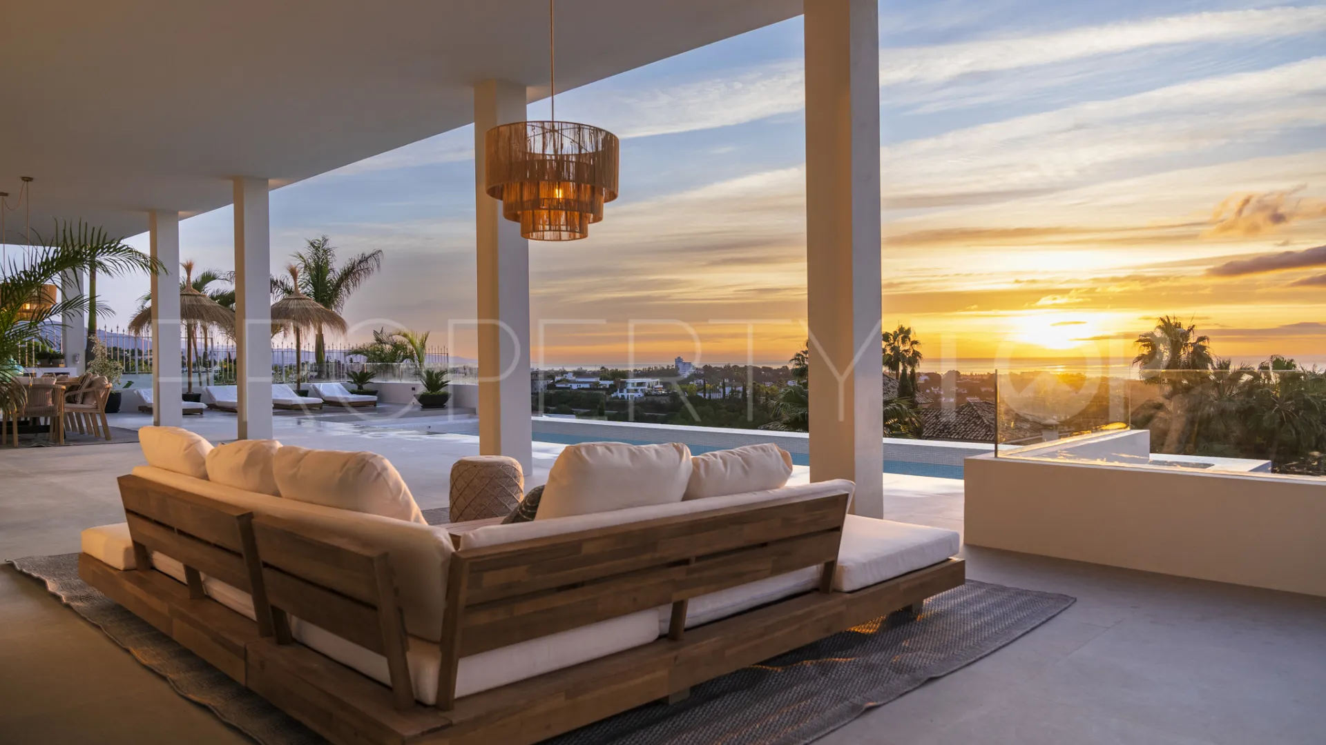 8 bedrooms villa for sale in Los Flamingos