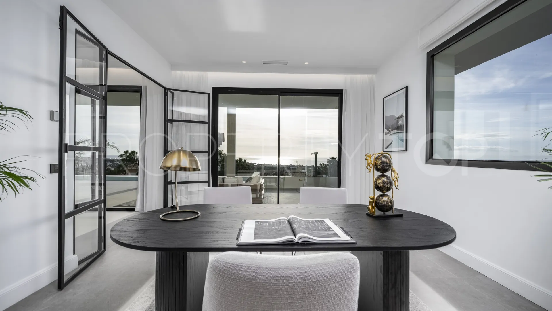 8 bedrooms villa for sale in Los Flamingos