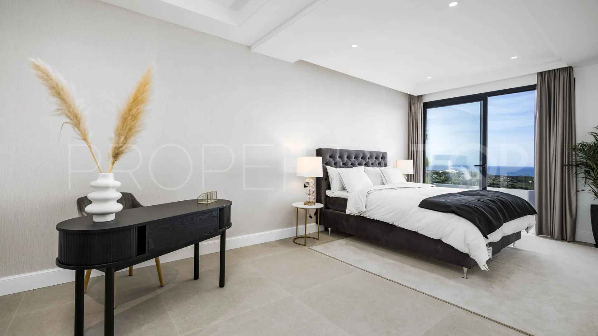 8 bedrooms villa for sale in Los Flamingos