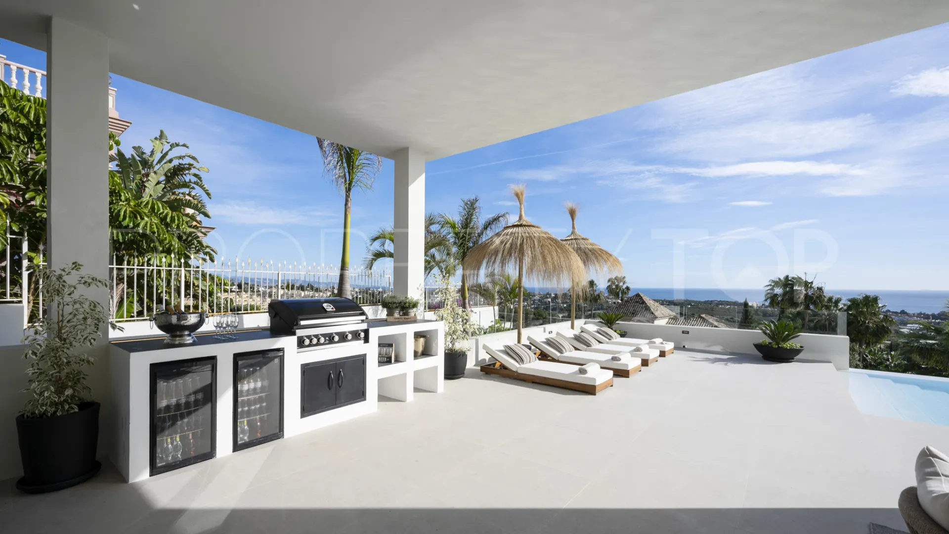 8 bedrooms villa for sale in Los Flamingos