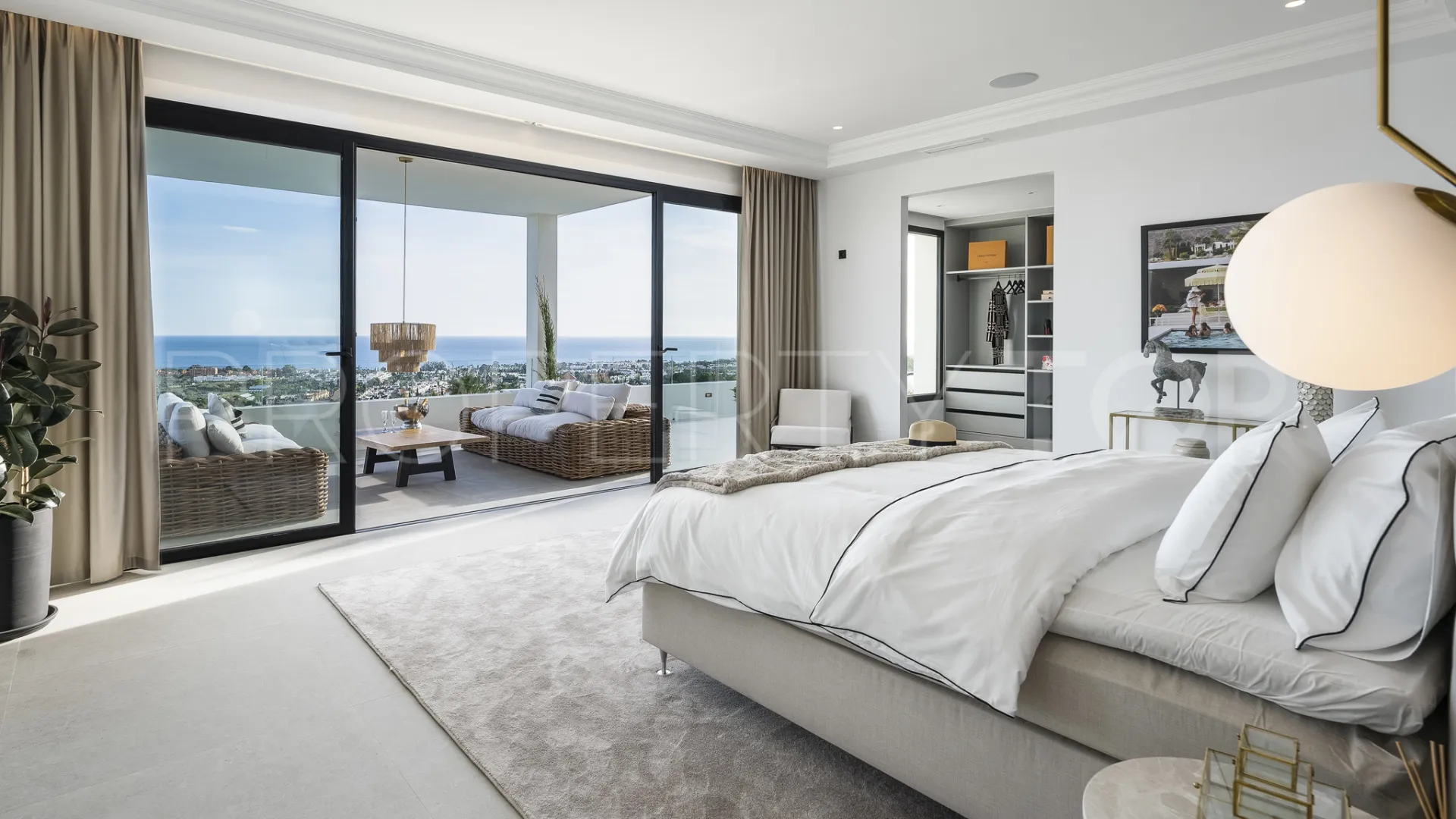 8 bedrooms villa for sale in Los Flamingos