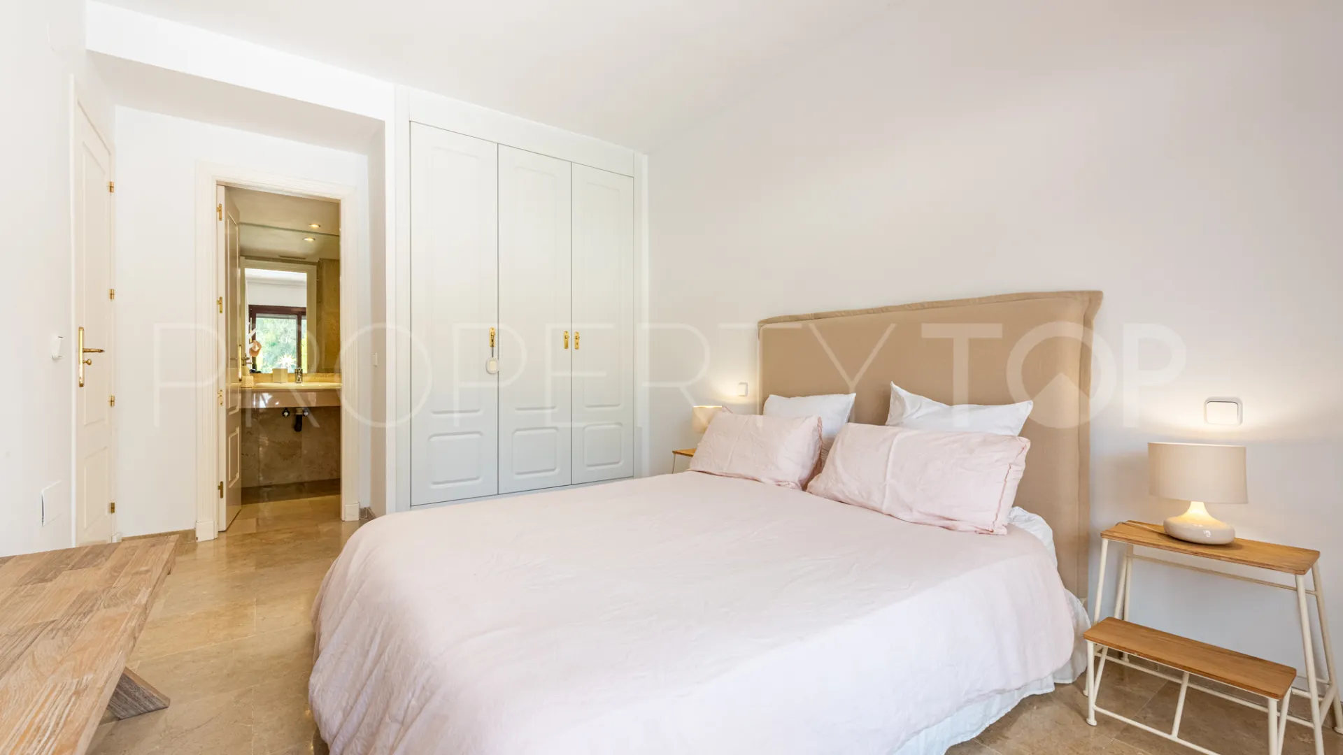 Coto Real apartment for sale