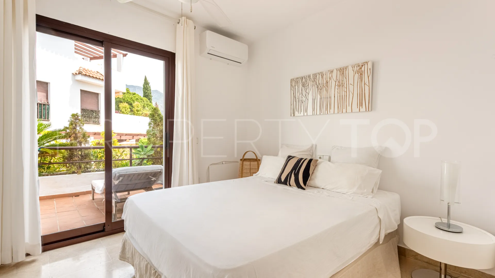 For sale apartment in Marbella Golden Mile