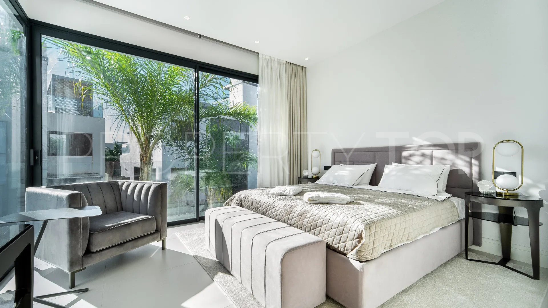 Marbella Golden Mile, villa con 4 dormitorios en venta