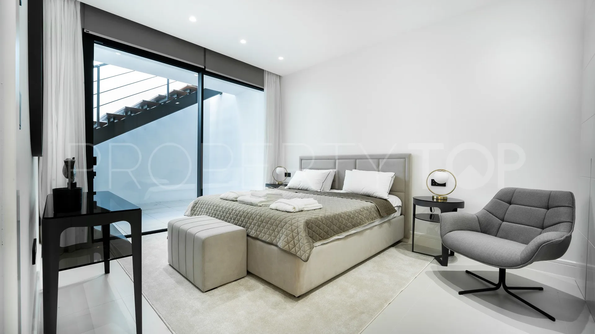 Marbella Golden Mile, villa con 4 dormitorios en venta