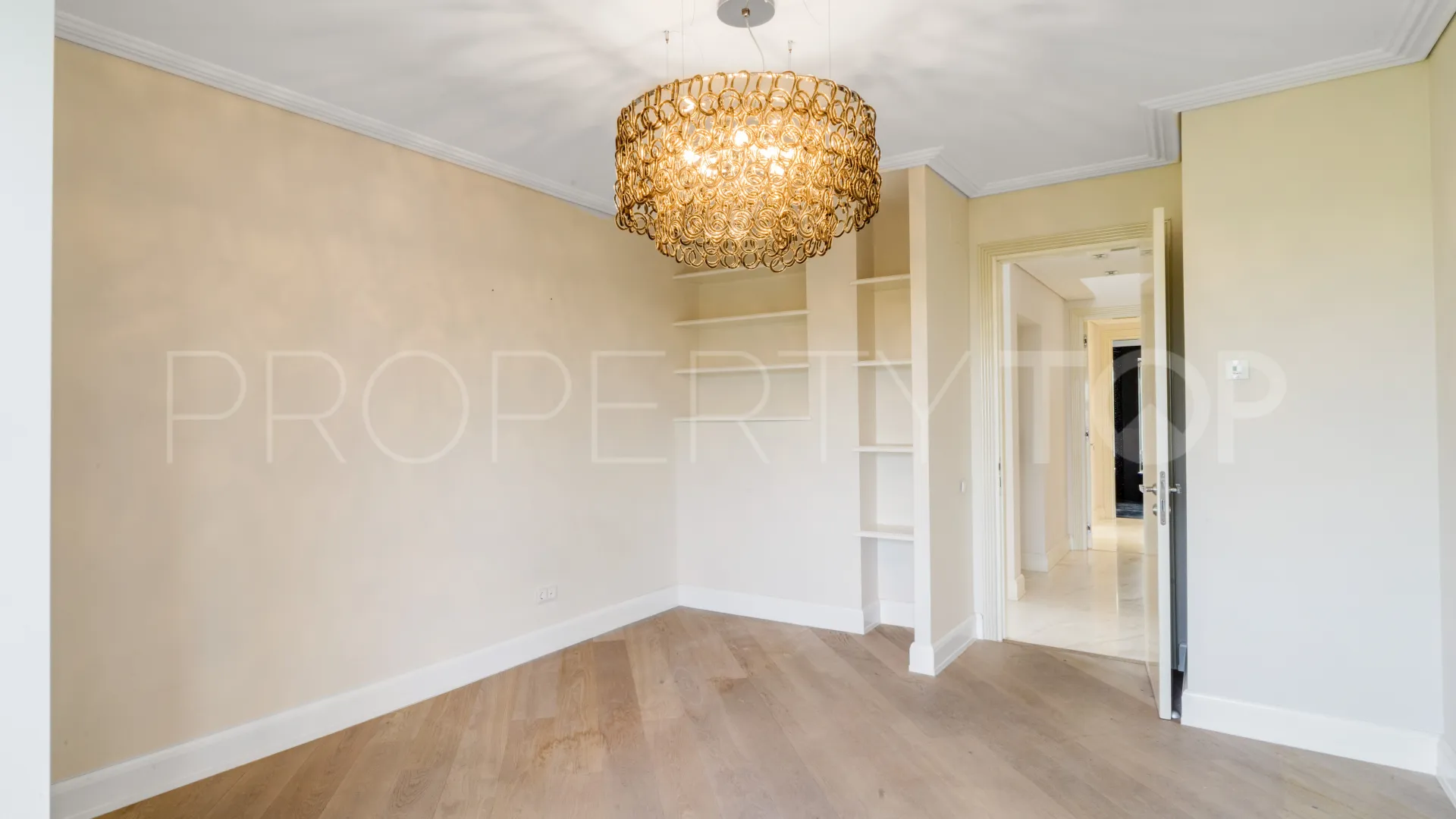 Villa en venta de 4 dormitorios en Marbella Golden Mile