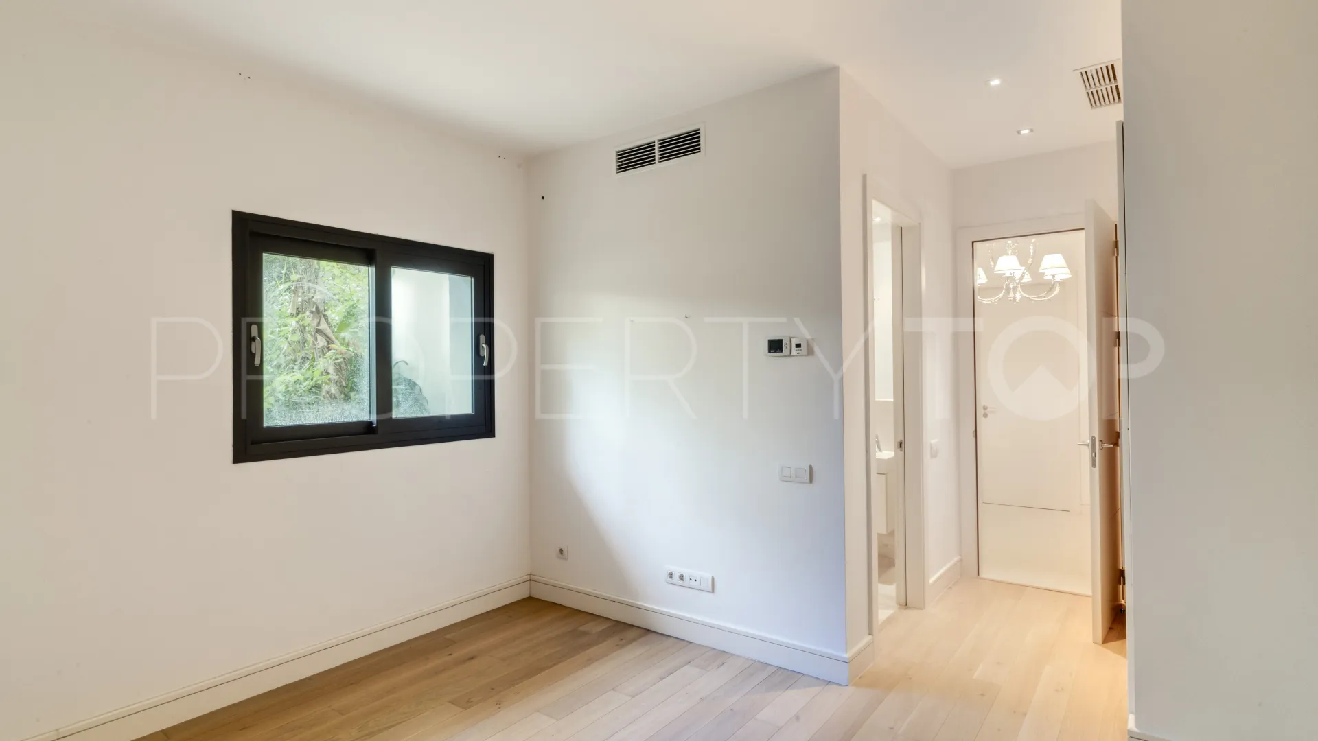 Villa en venta de 4 dormitorios en Marbella Golden Mile