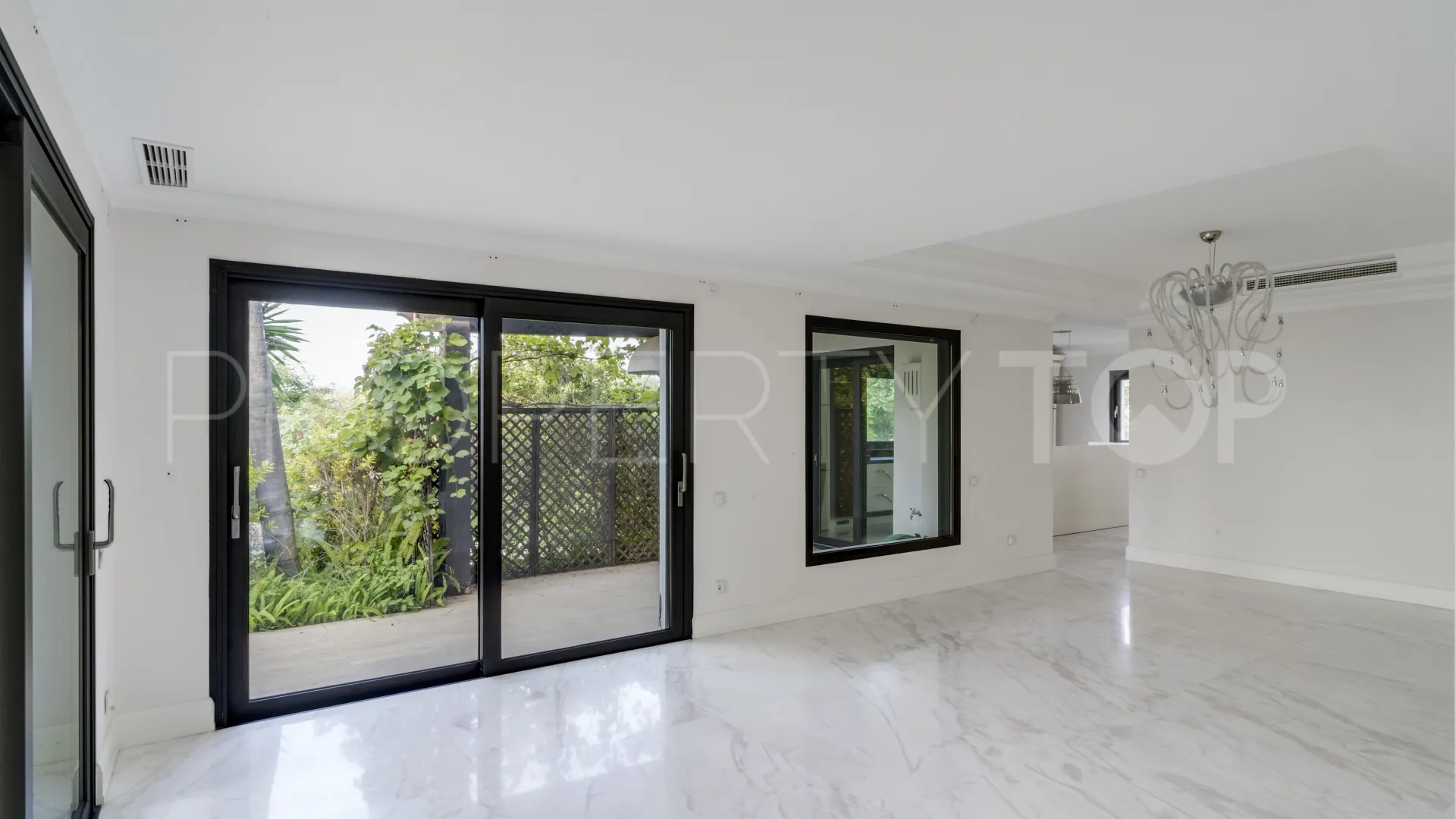 Villa en venta de 4 dormitorios en Marbella Golden Mile