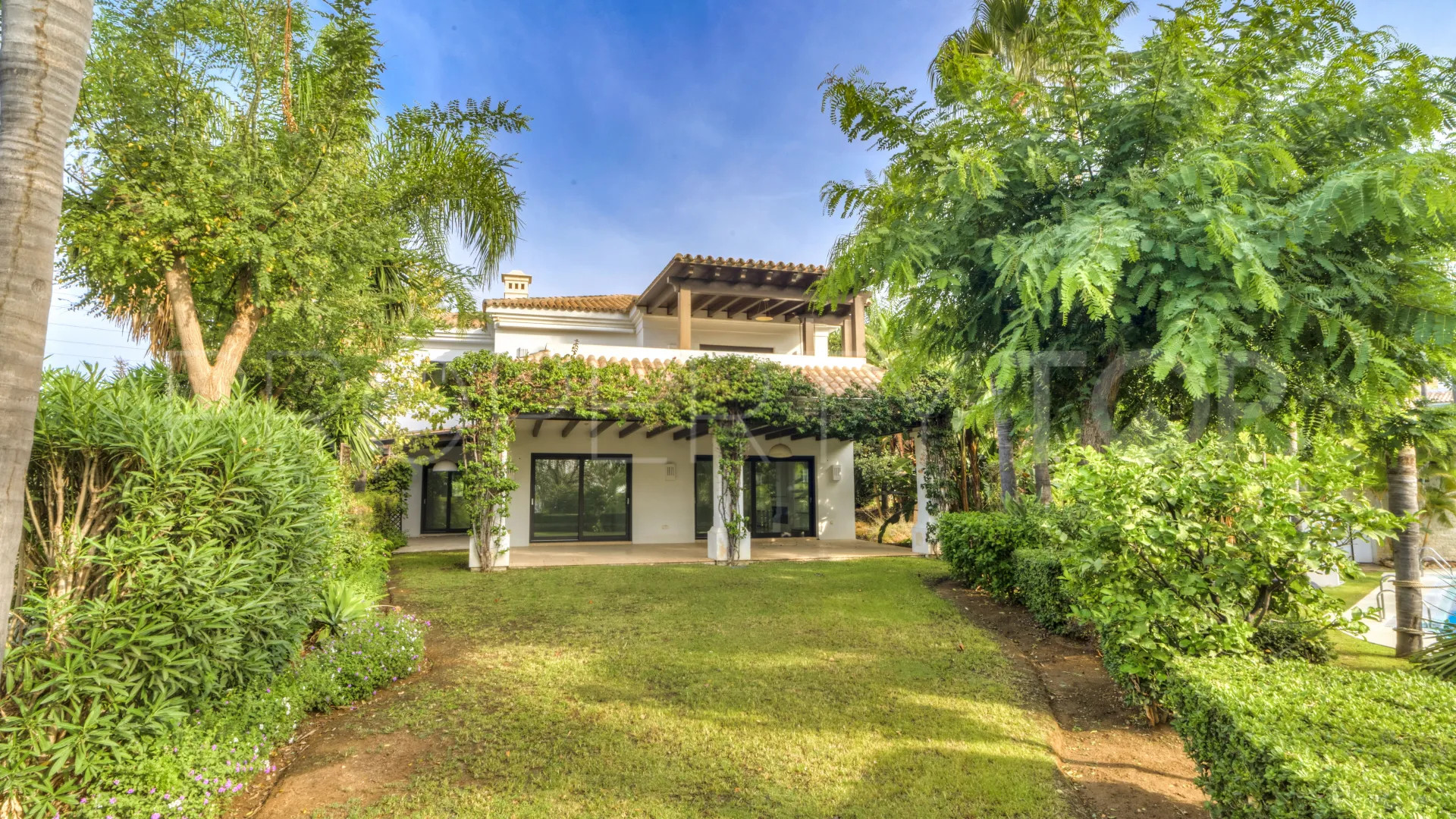 Villa en venta de 4 dormitorios en Marbella Golden Mile