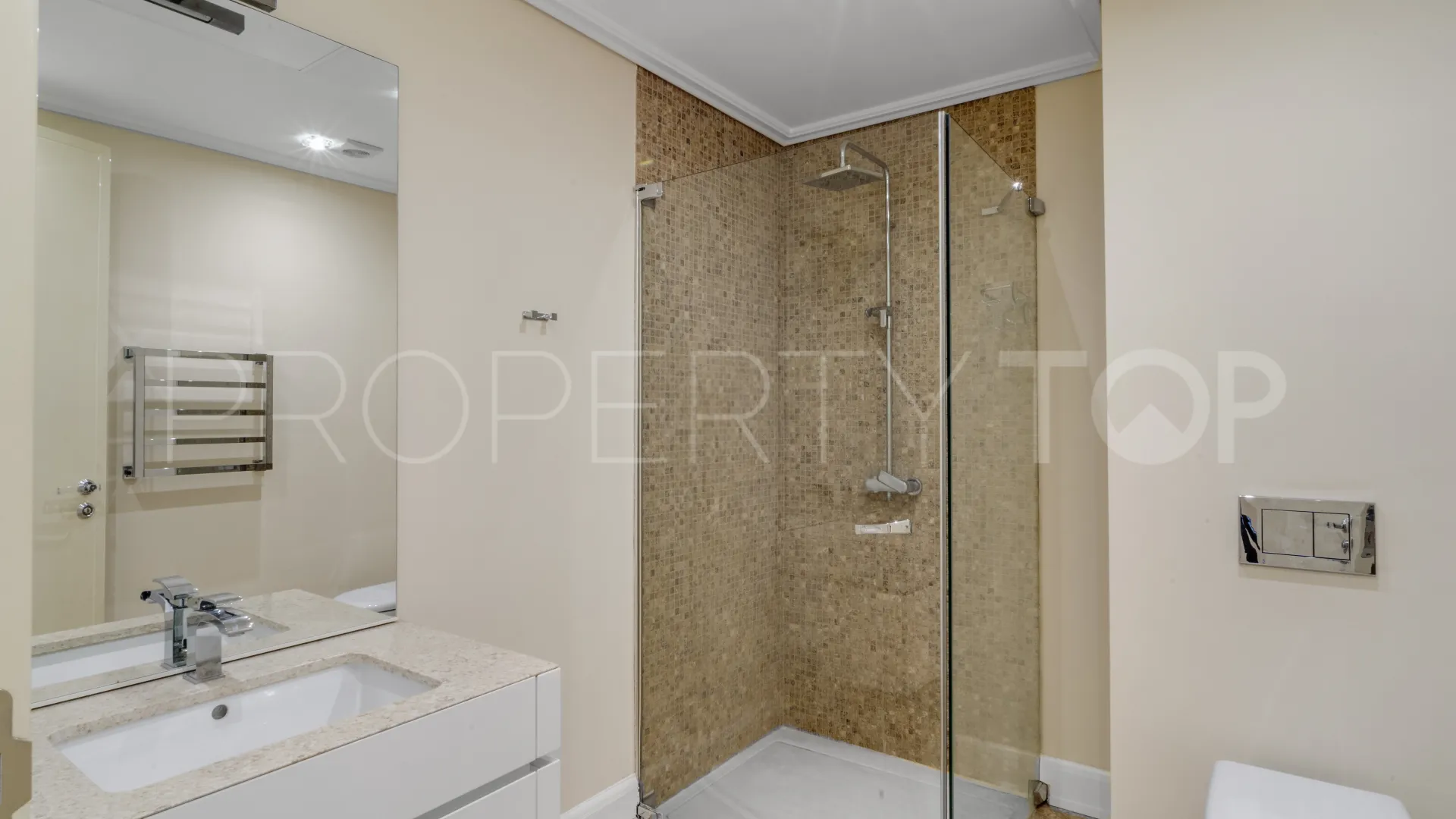 Villa en venta de 4 dormitorios en Marbella Golden Mile