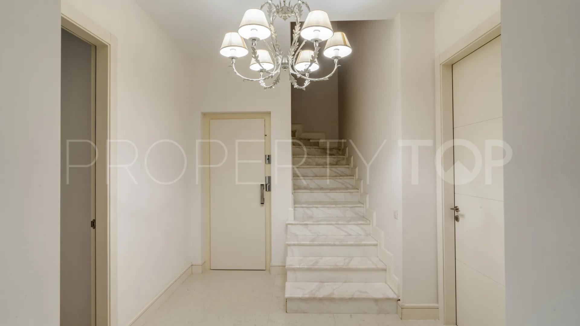 Villa en venta de 4 dormitorios en Marbella Golden Mile