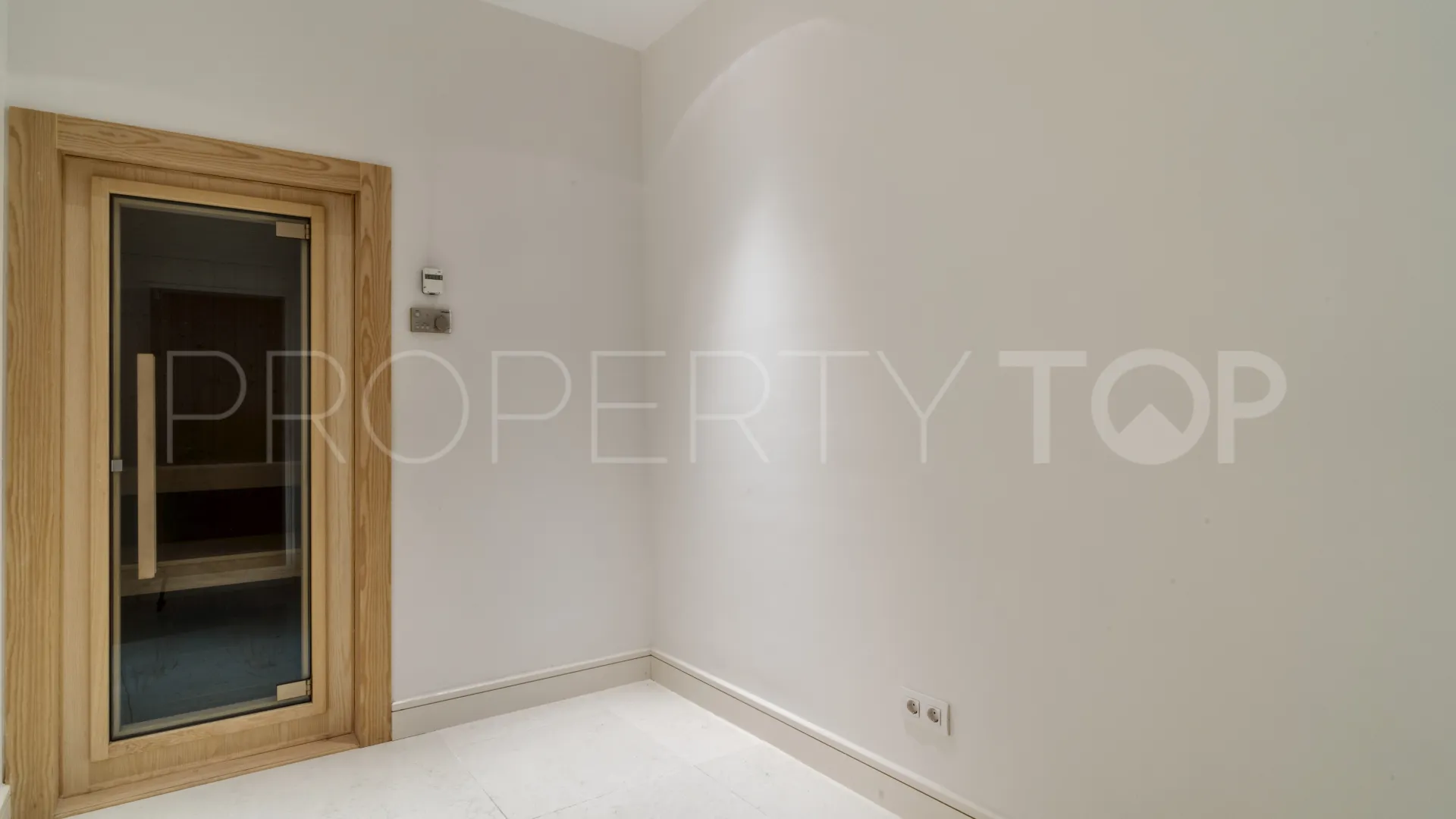 Villa en venta de 4 dormitorios en Marbella Golden Mile