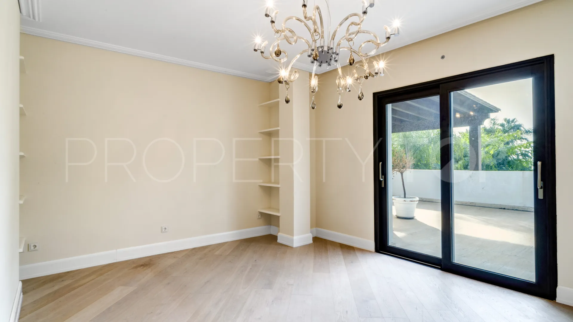 Villa en venta de 4 dormitorios en Marbella Golden Mile